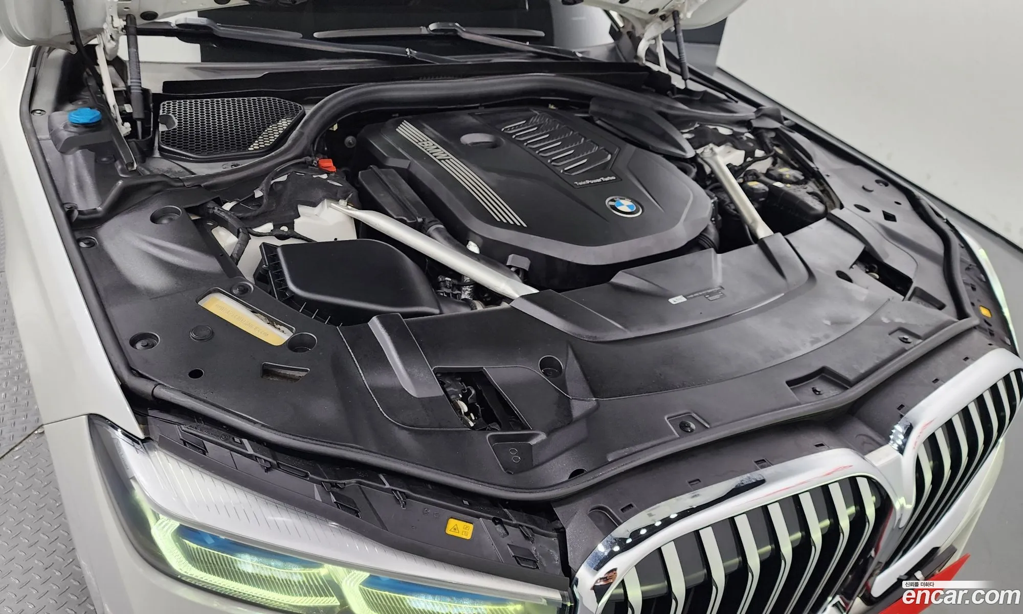 BMW 7 Series G11 740Li xDrive M Sports - фотография 6743453