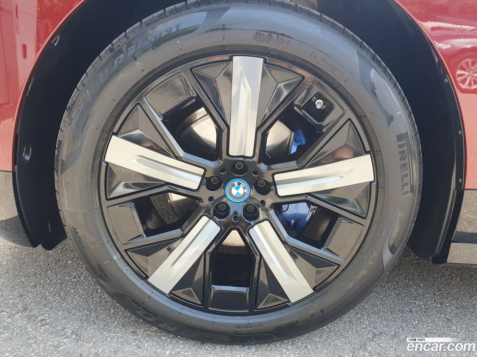 BMW Ix xDrive50 Sport Plus 2023 - фотография 4896676
