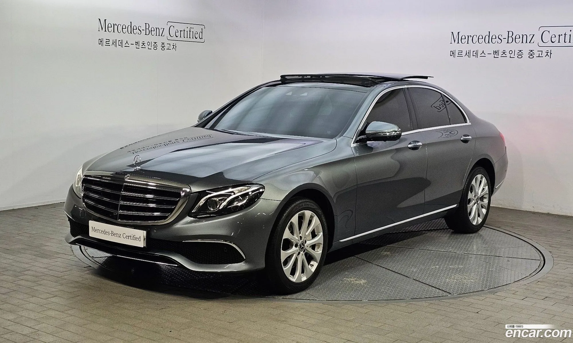 Mercedes E-Class W213 E300 4Matic Exclusive - фотография 19099702