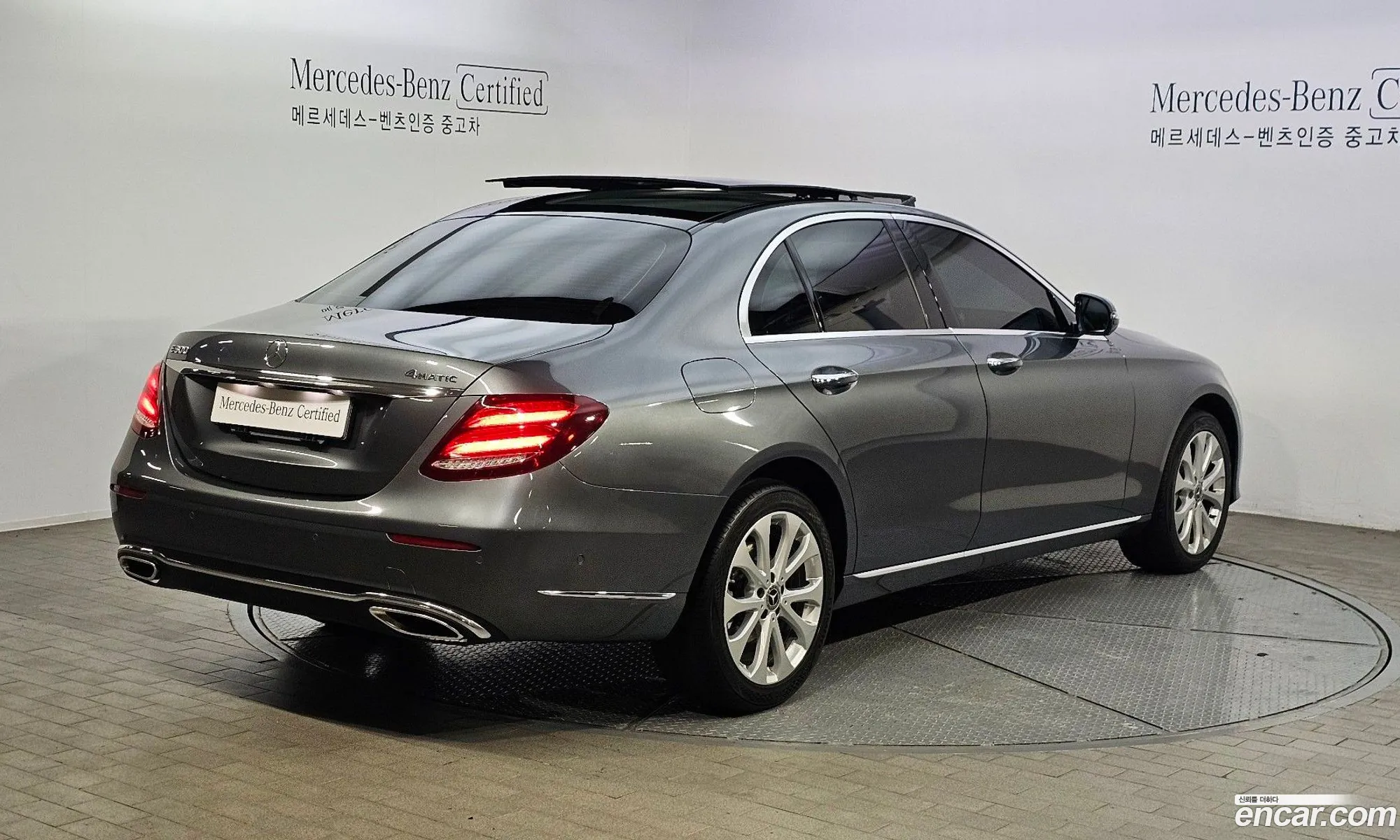 Mercedes E-Class W213 E300 4Matic Exclusive - фотография 19099703