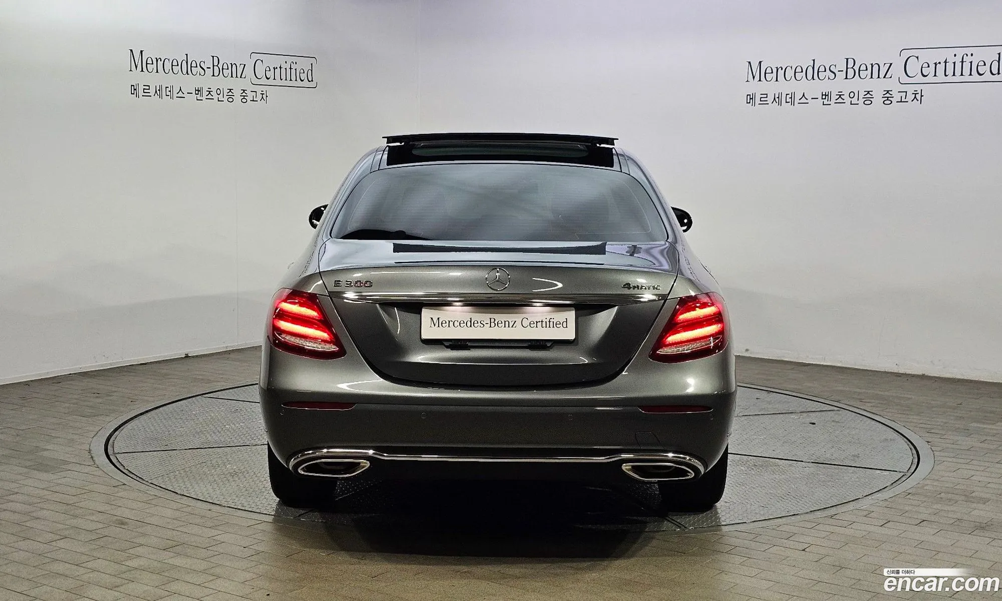 Mercedes E-Class W213 E300 4Matic Exclusive - фотография 19099705