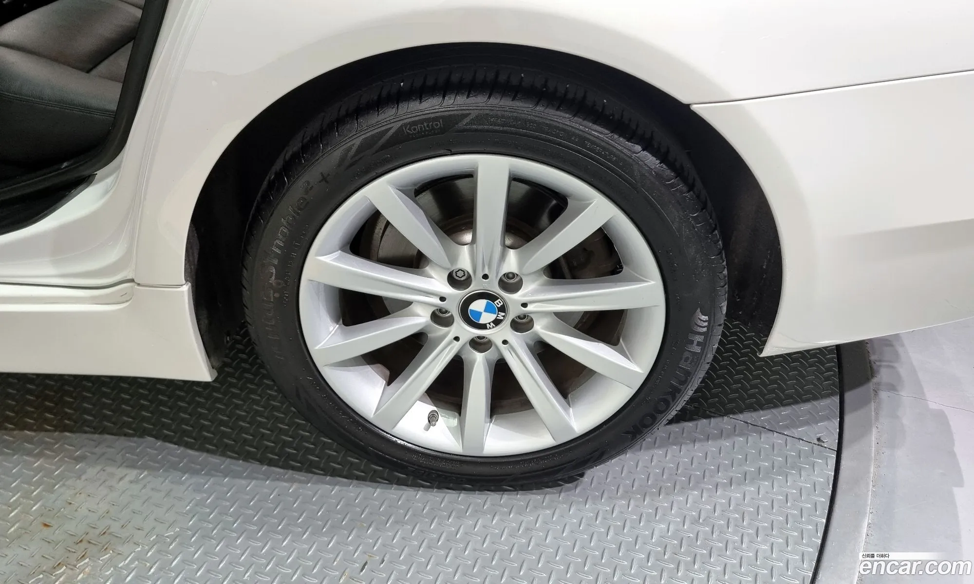 BMW 5 Series F10 528I - фотография 18564326