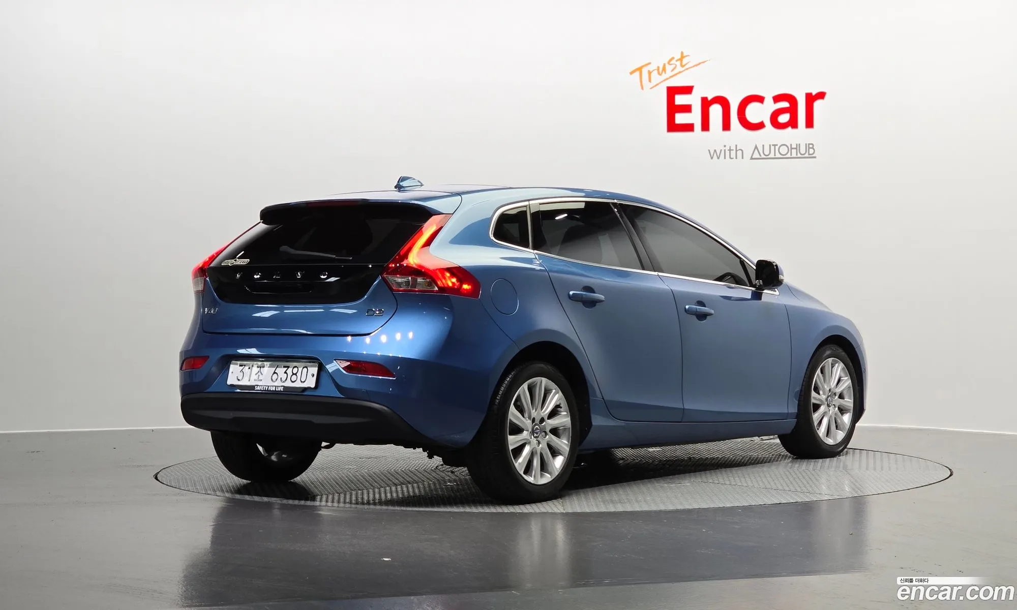 Volvo V40 Ii D2 2015 - фотография 4910790