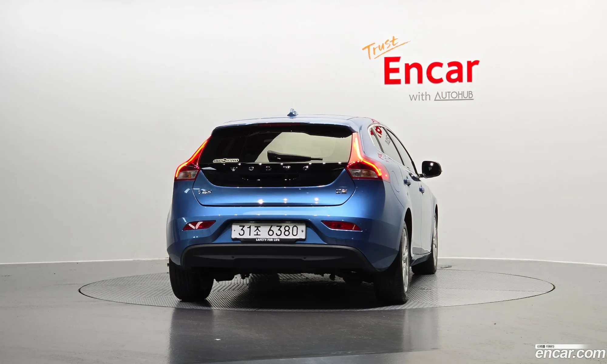 Volvo V40 Ii D2 2015 - фотография 4910792