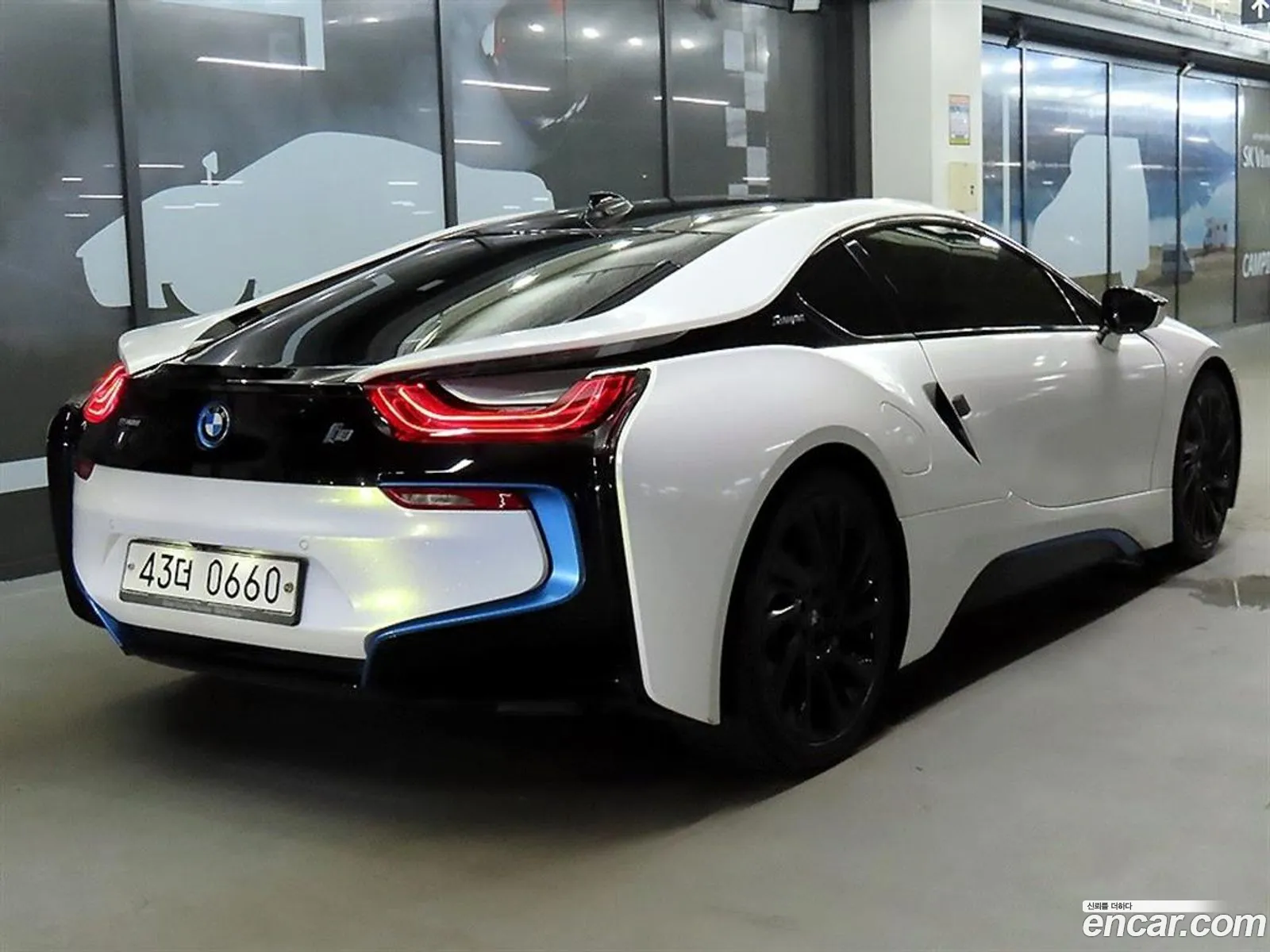 BMW I8 Coupe 2015 - фотография 1034169