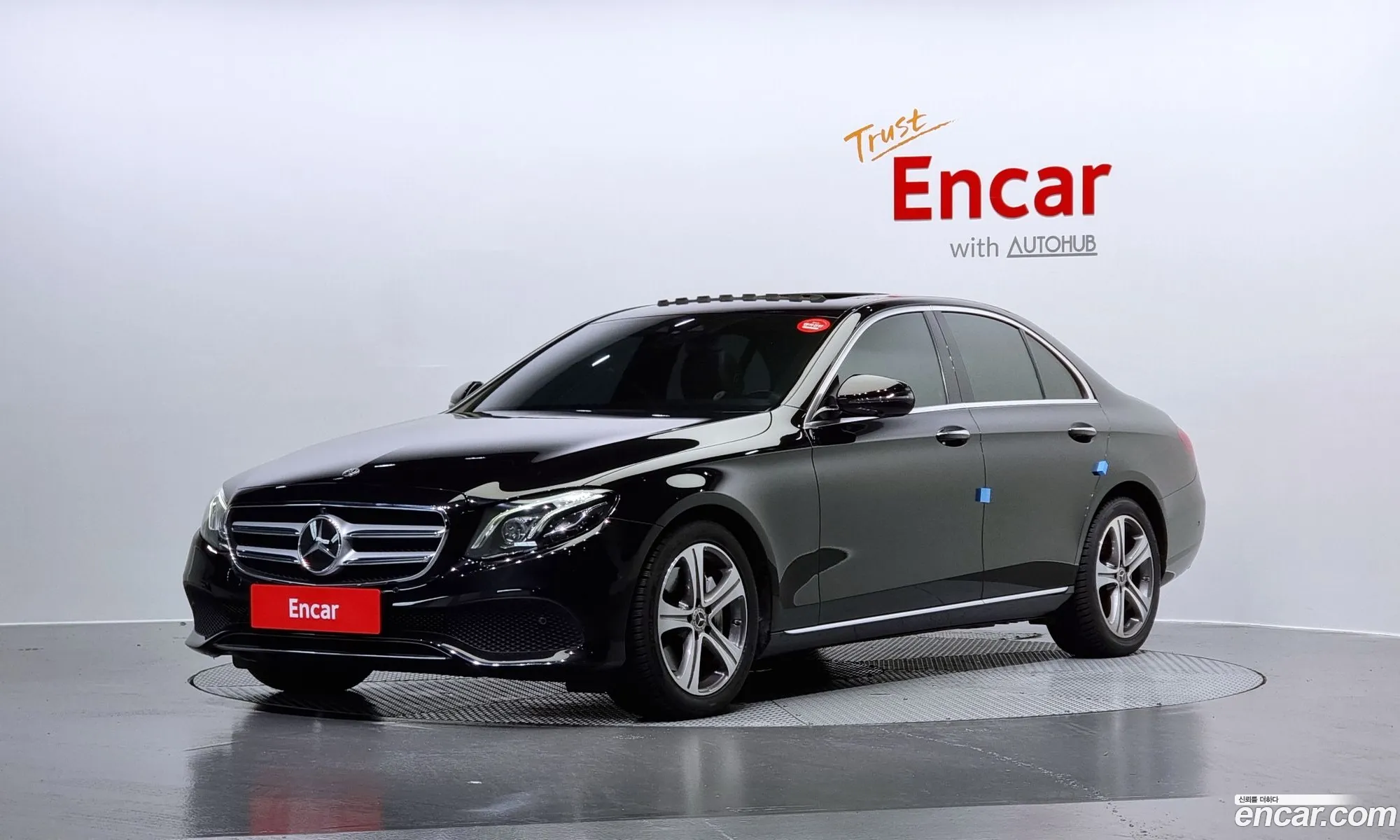 Mercedes-Benz E-Klasse E300 Avantgarde Intelligent Drive 2017 - фотография 16902105