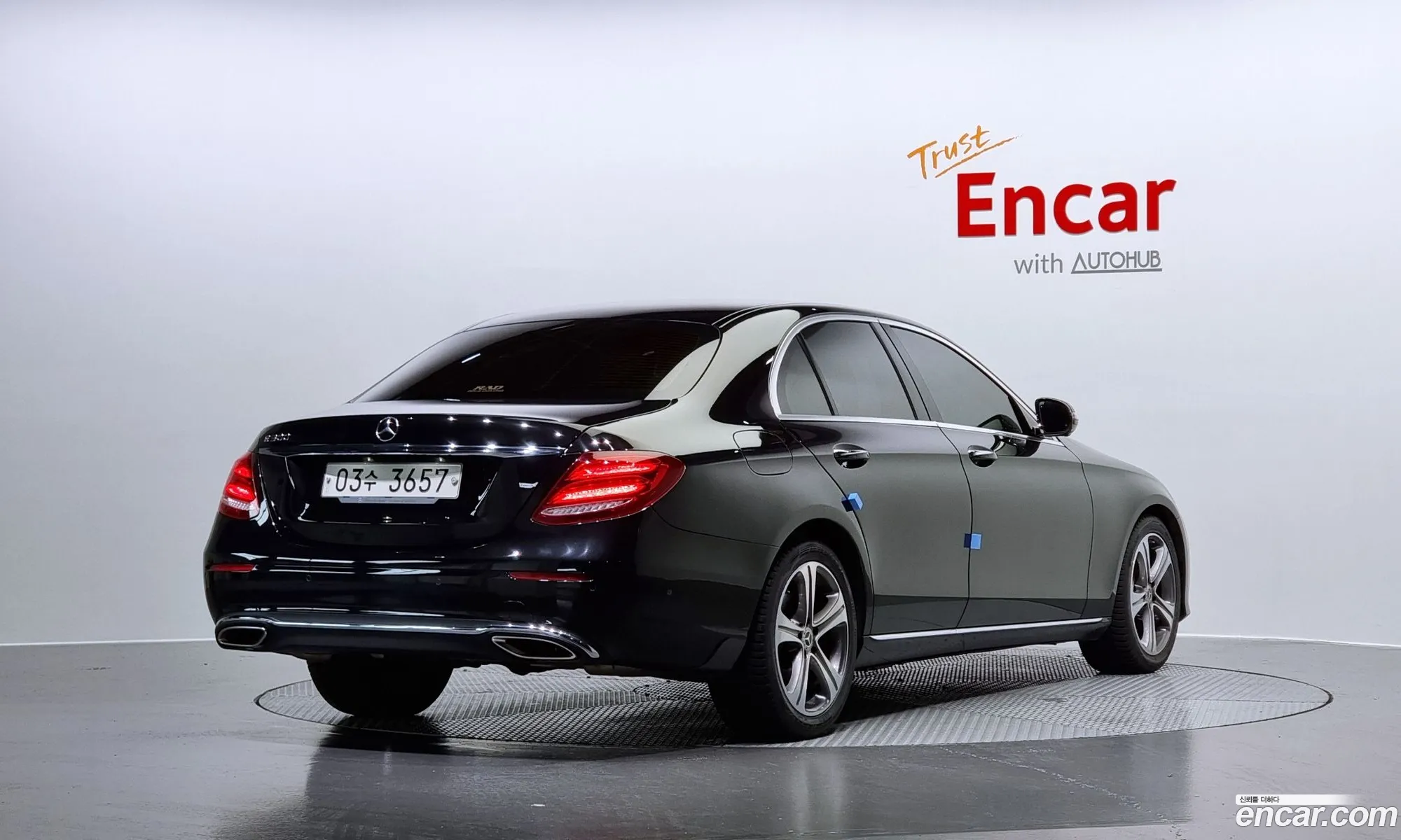 Mercedes-Benz E-Klasse E300 Avantgarde Intelligent Drive 2017 - фотография 16902106