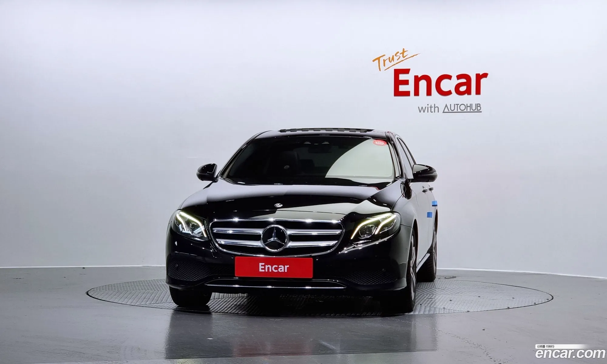Mercedes-Benz E-Klasse E300 Avantgarde Intelligent Drive 2017 - фотография 16902107