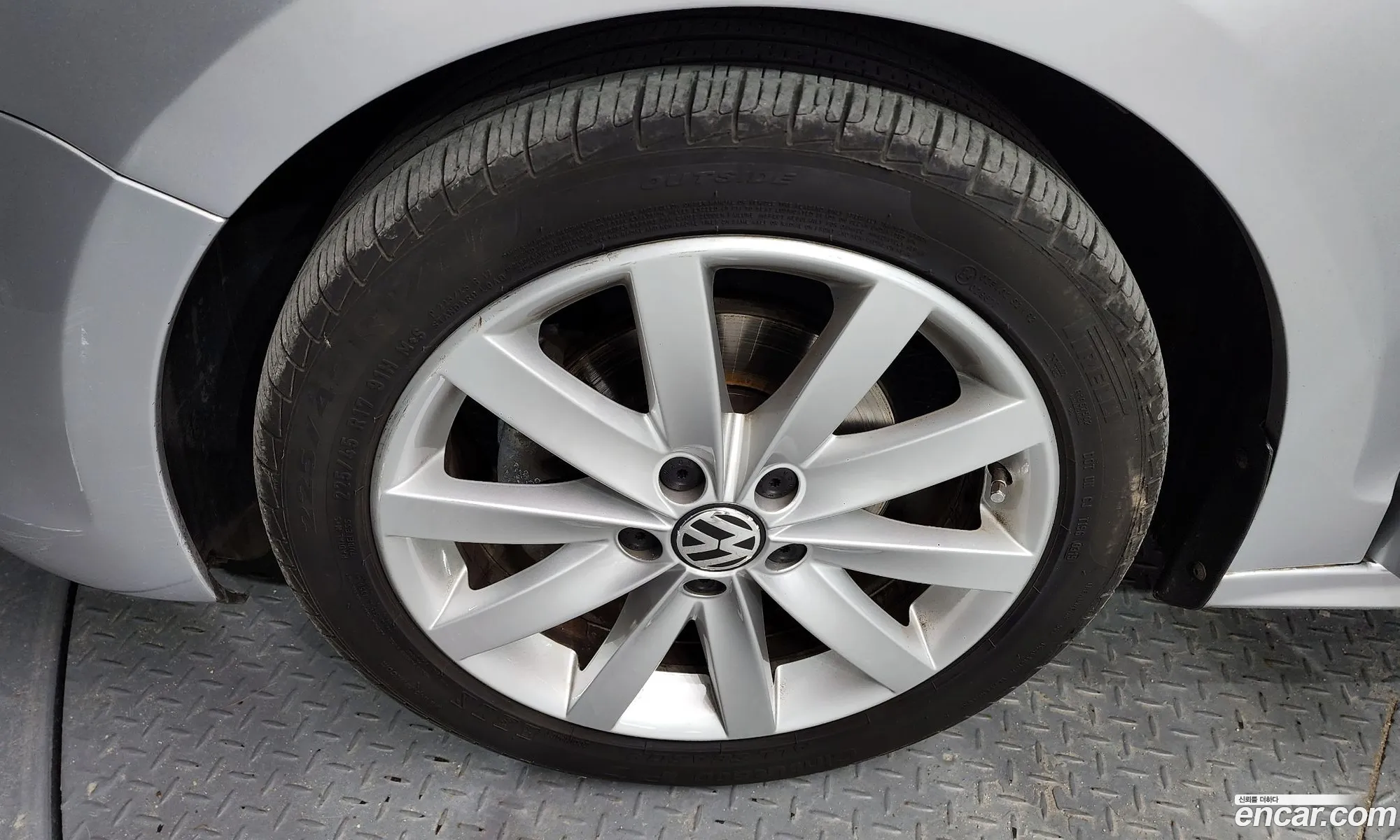 Volkswagen New Jetta 20 Tdi 6Th Generation - фотография 8240845