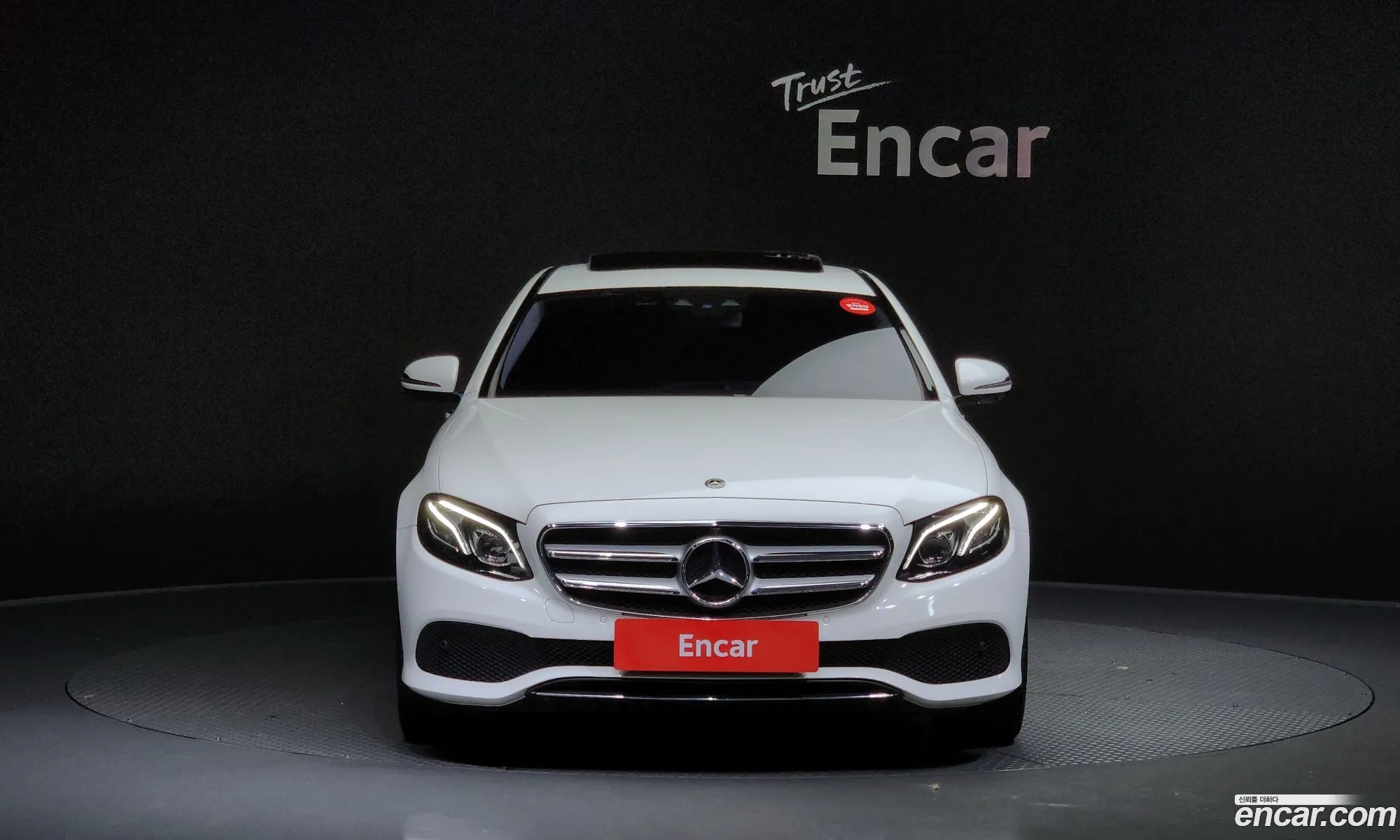 Mercedes E-Class W213 E300 4Matic Avant Garde - фотография 19043525