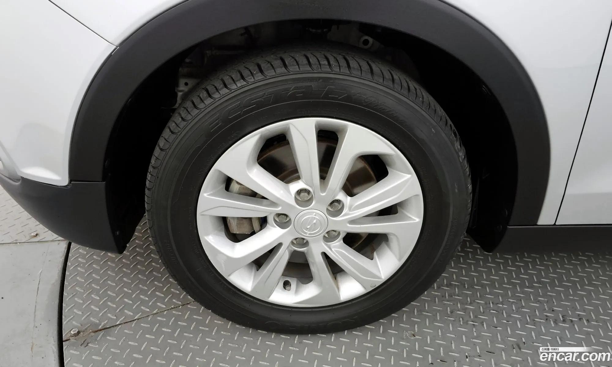Kg Mobility Ssangyong Tivoli Air Diesel Ix 2Wd - фотография 6798277