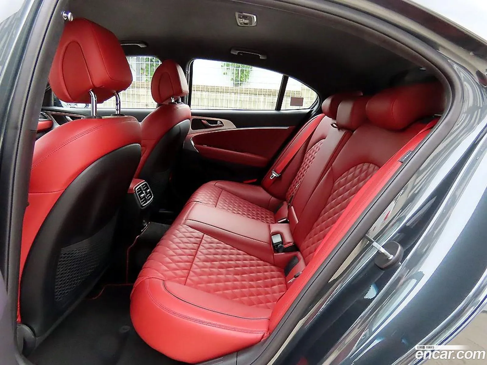 Genesis G70 Gasoline 20T 4Wd 2023 - фотография 1825732