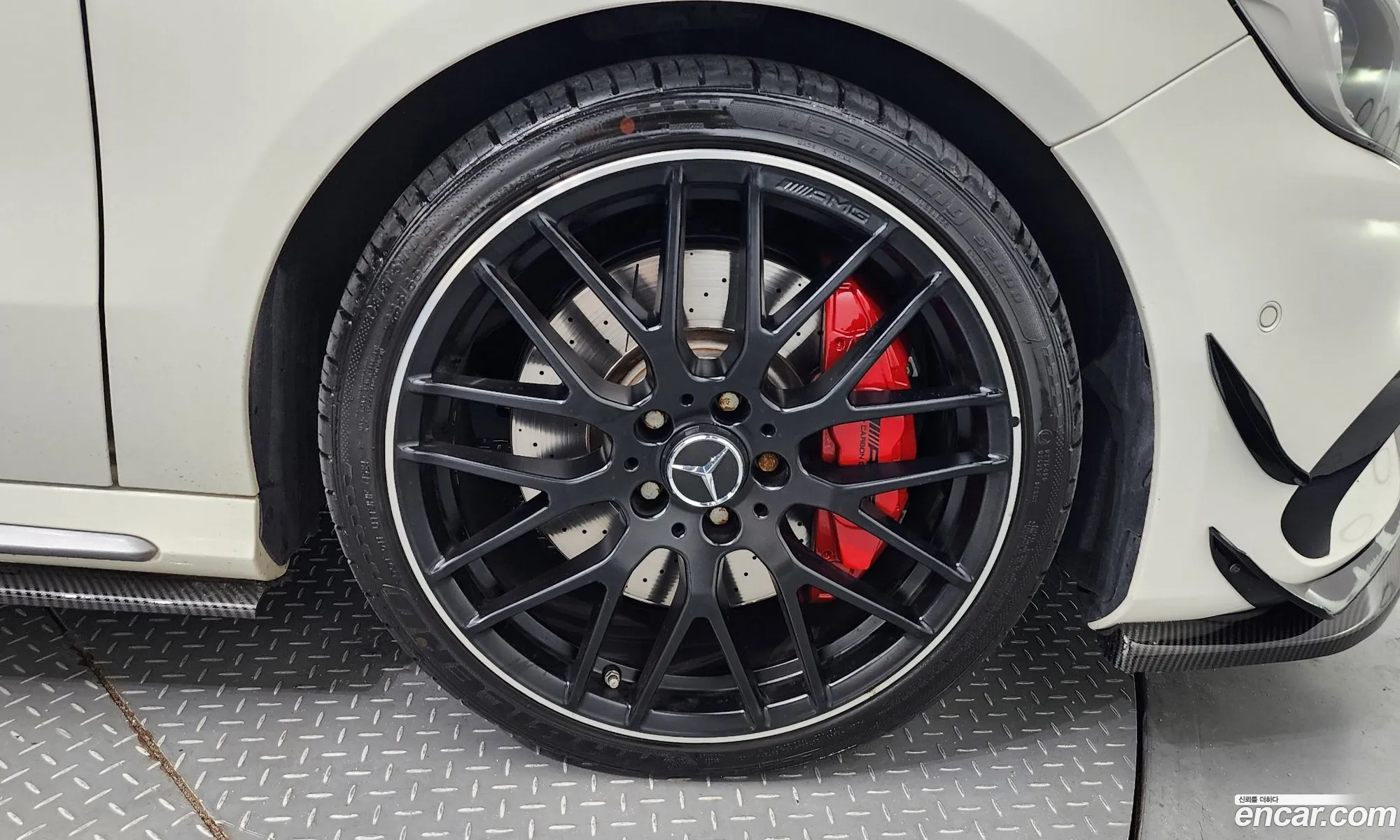 Mercedes-Benz A-Klasse A45 Amg 4Matic 2018 - фотография 16902061