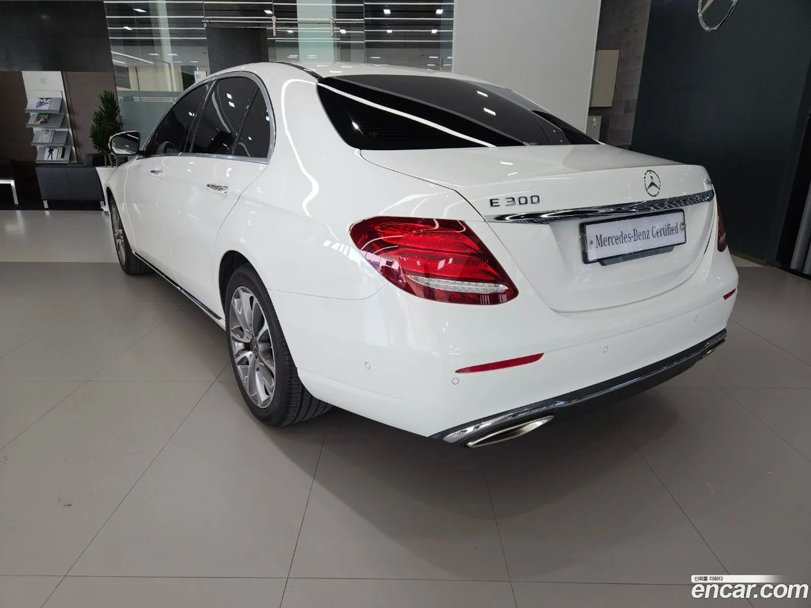 Mercedes-Benz E-Klasse V W213 S213 C238 E300 4Matic Avant Garde 2019 - фотография 16902033