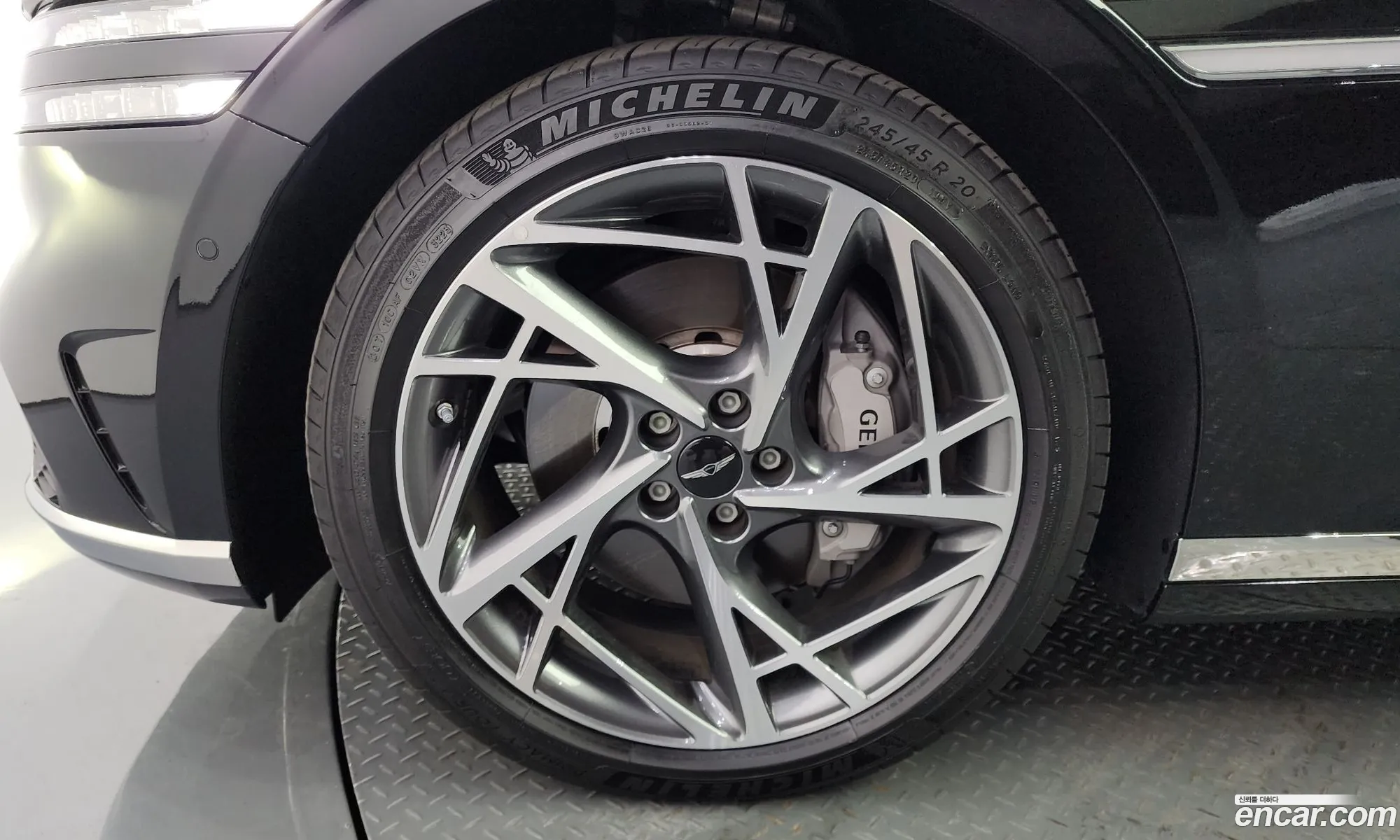 Genesis G90 Gasoline 35 Turbo Awd 2024 - фотография 1797561