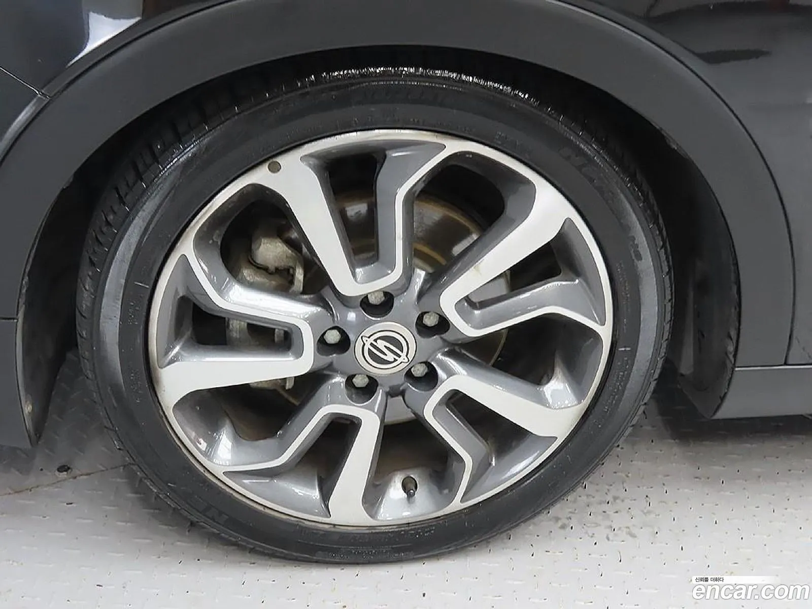 Kg Mobility Ssangyong Tivoli Lx 2Wd Top-Of-The-Line Model - фотография 6949326
