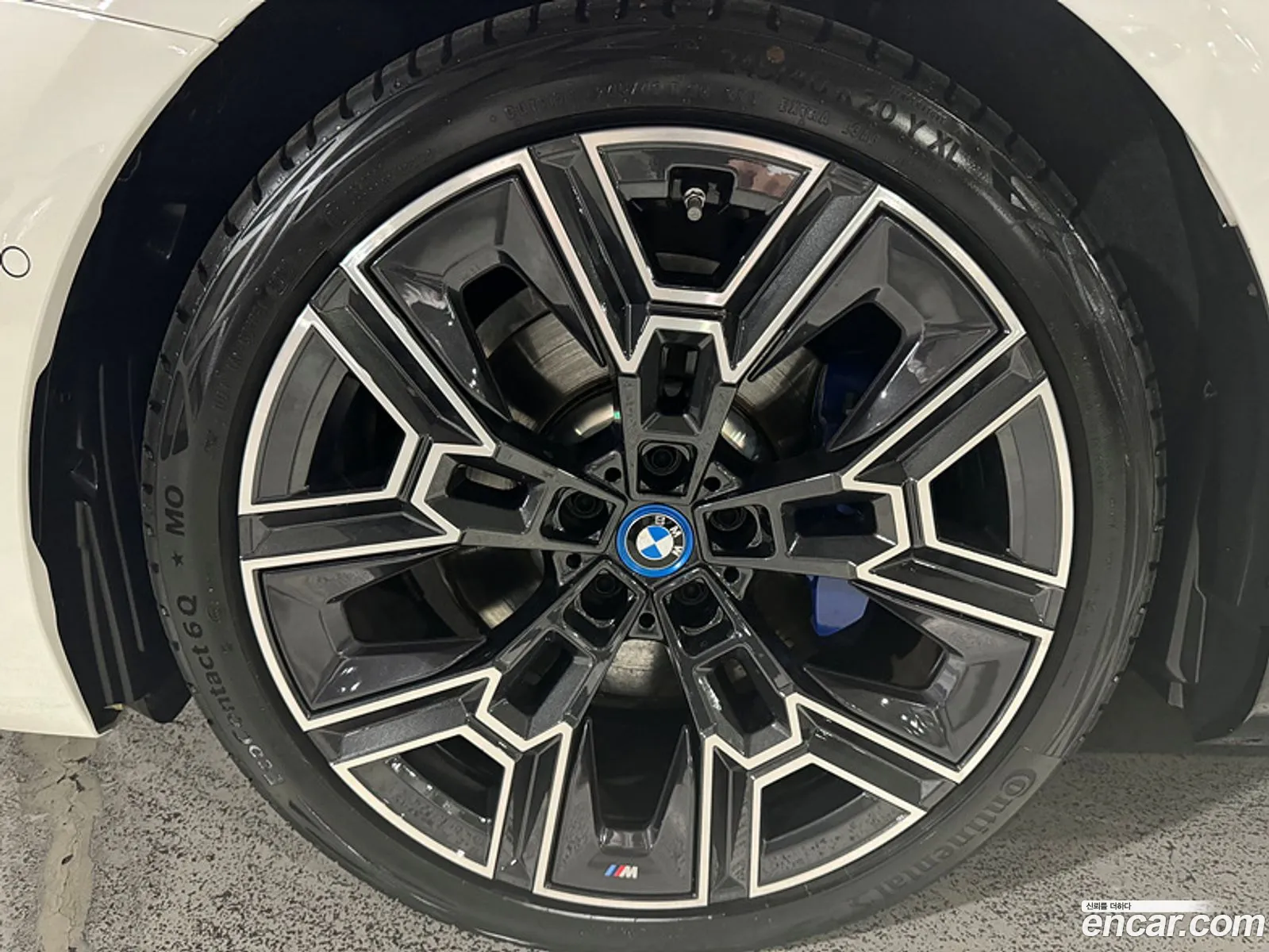 BMW 5 Series G60 530E M Sports - фотография 6631286