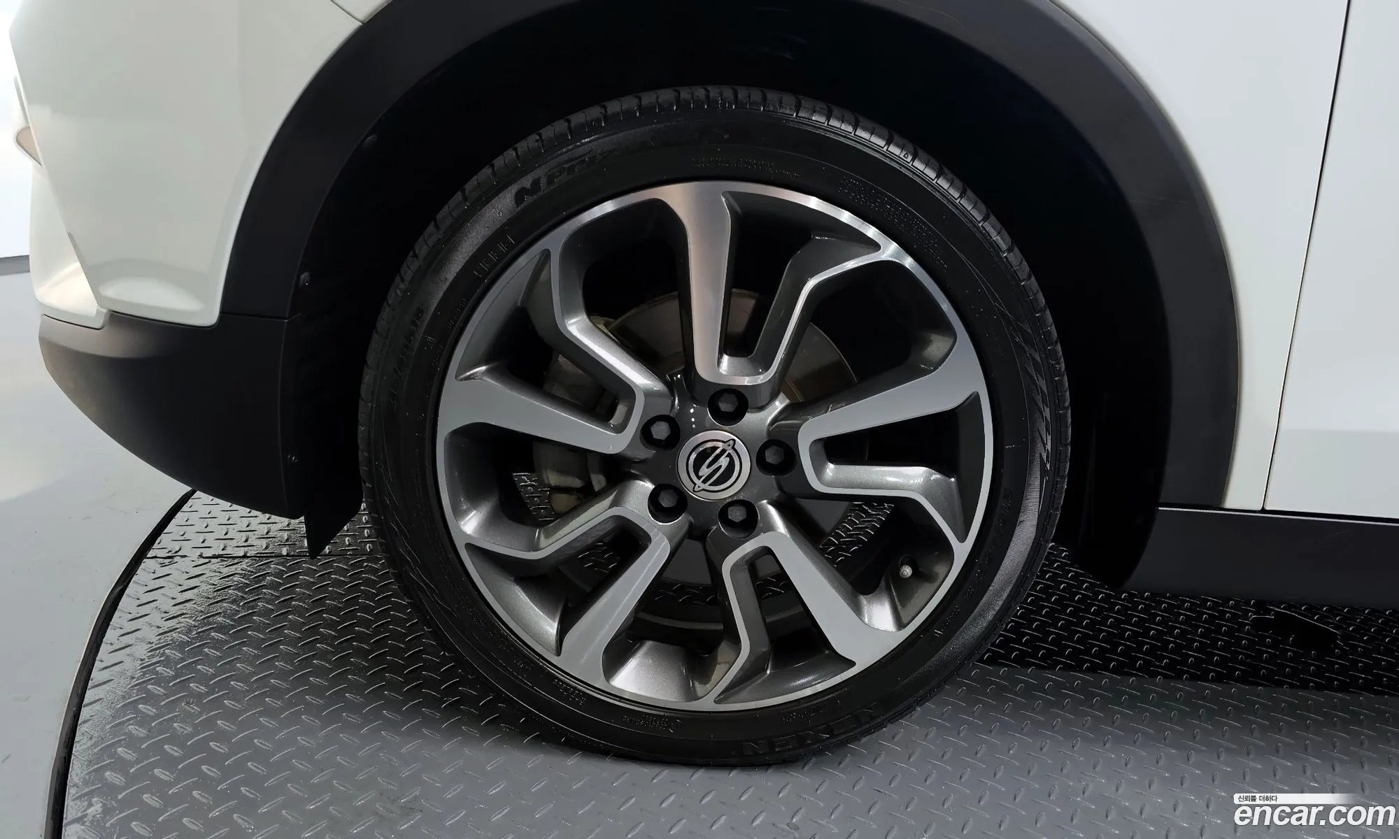 Kg Mobility Ssangyong Tivoli Lx 2Wd - фотография 7497033