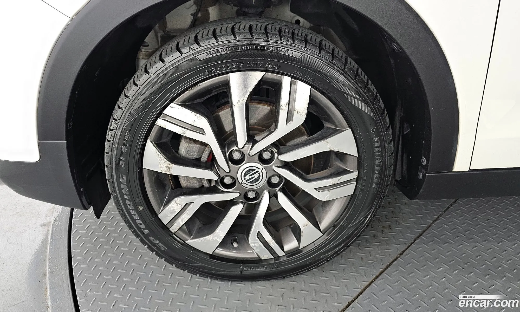 Kg Mobility Ssangyong Tivoli Armor Diesel Lx 2Wd - фотография 6680327