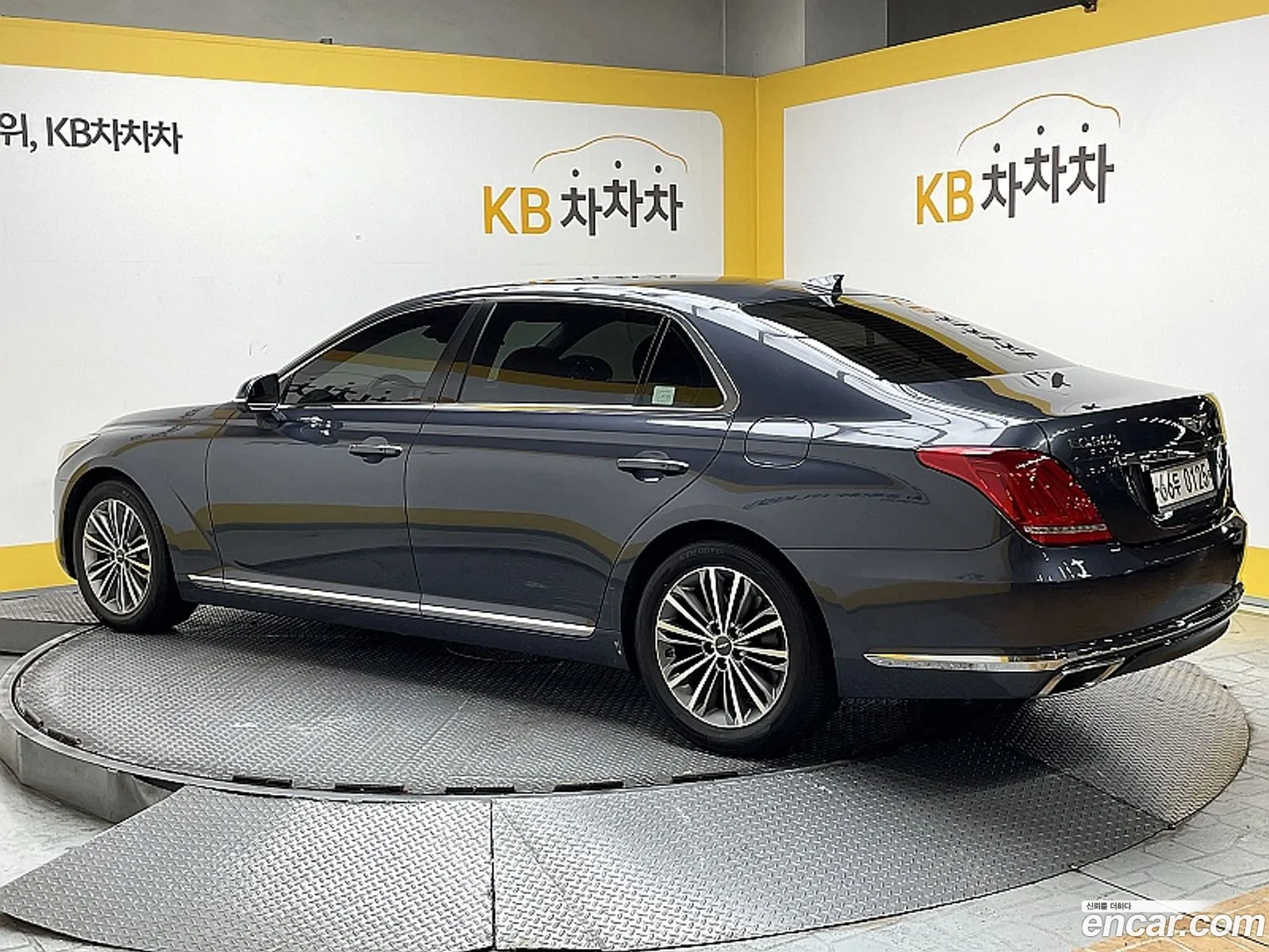 Genesis G90 I 33 T-Gdi Awd 2016 - фотография 1825667