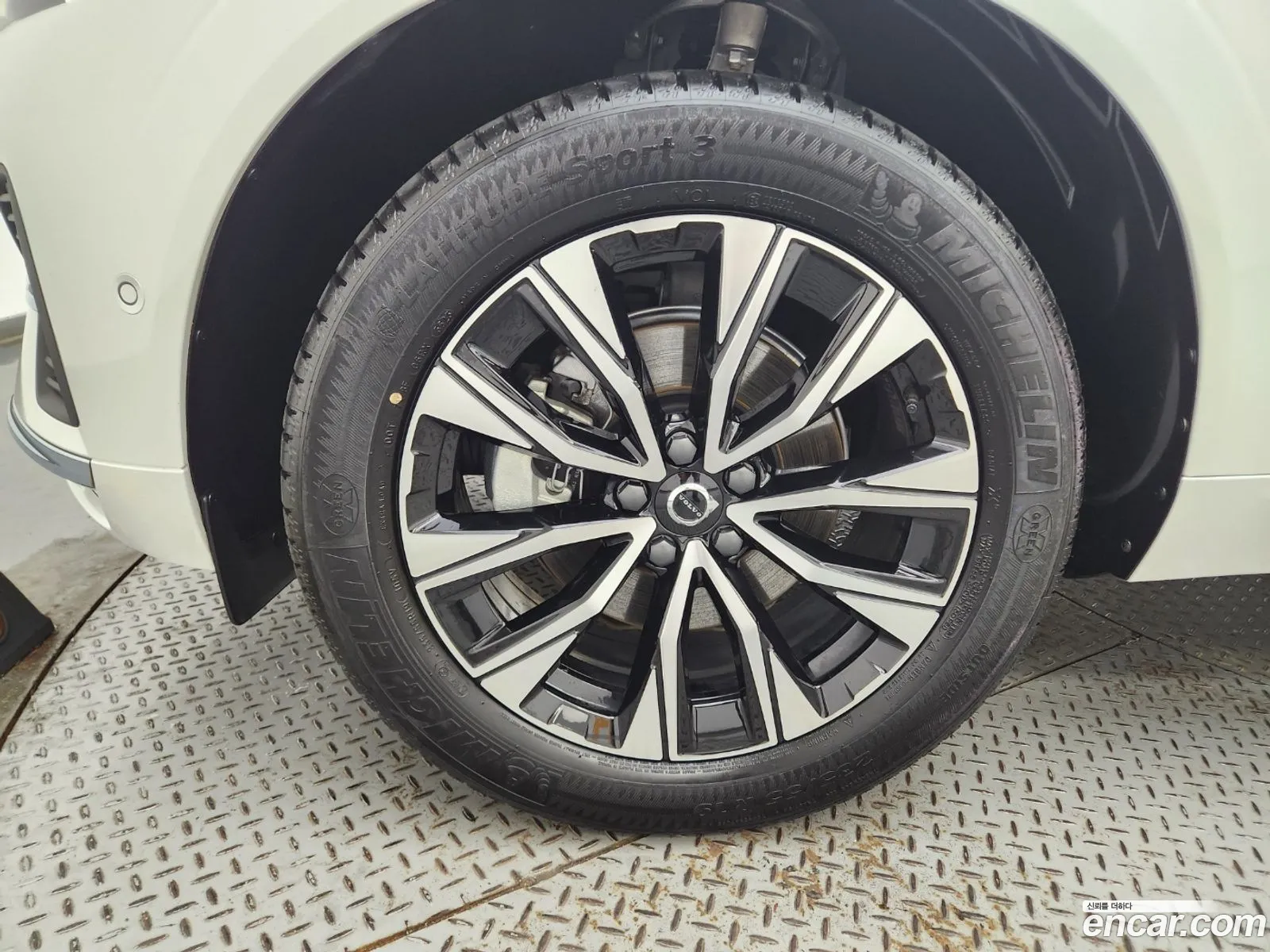 Volvo Xc60 B5 Ultimate Bright 2023 - фотография 4910781