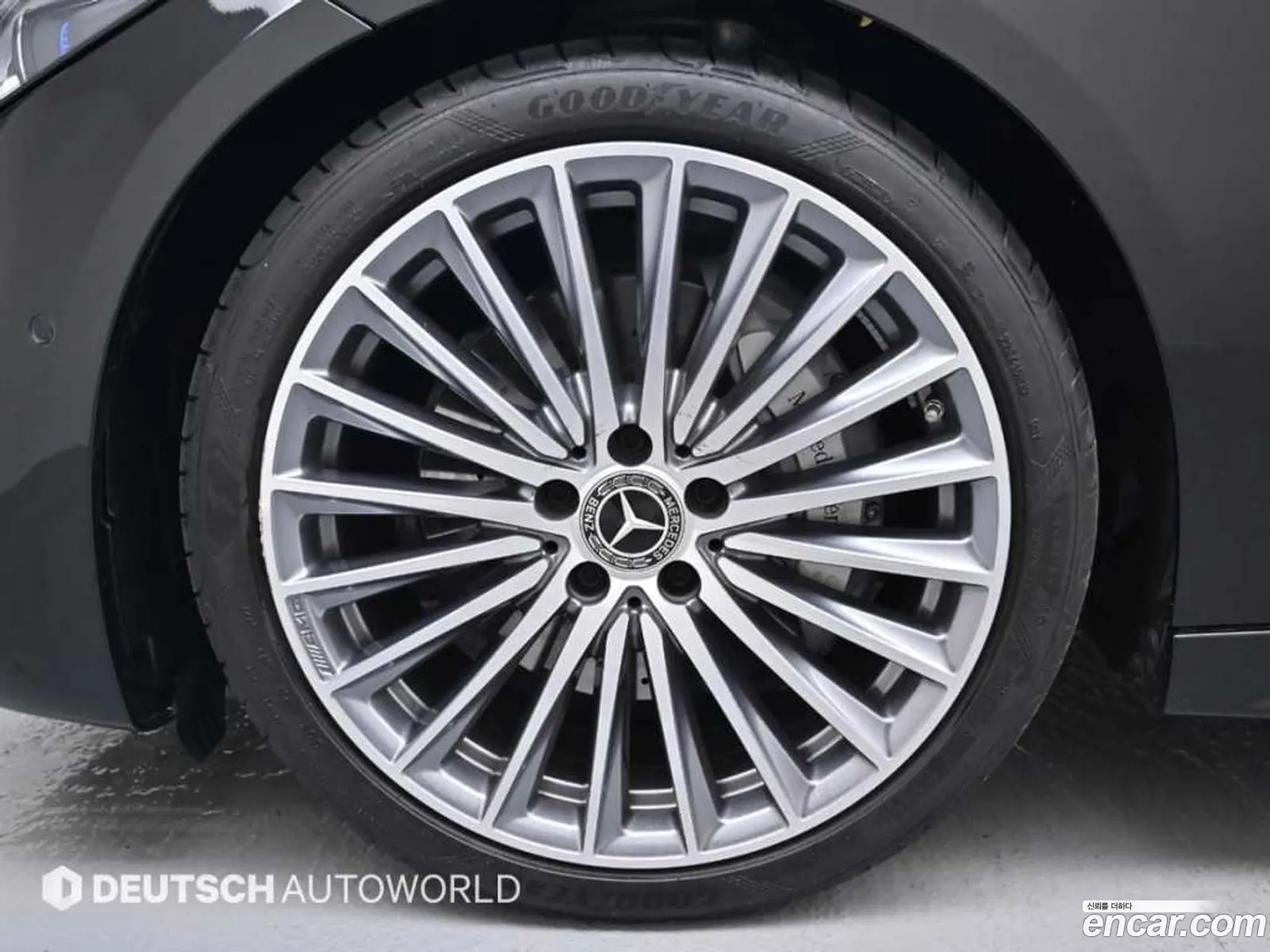 Mercedes C-Class W206 C300 4Matic Amg Line - фотография 17061475