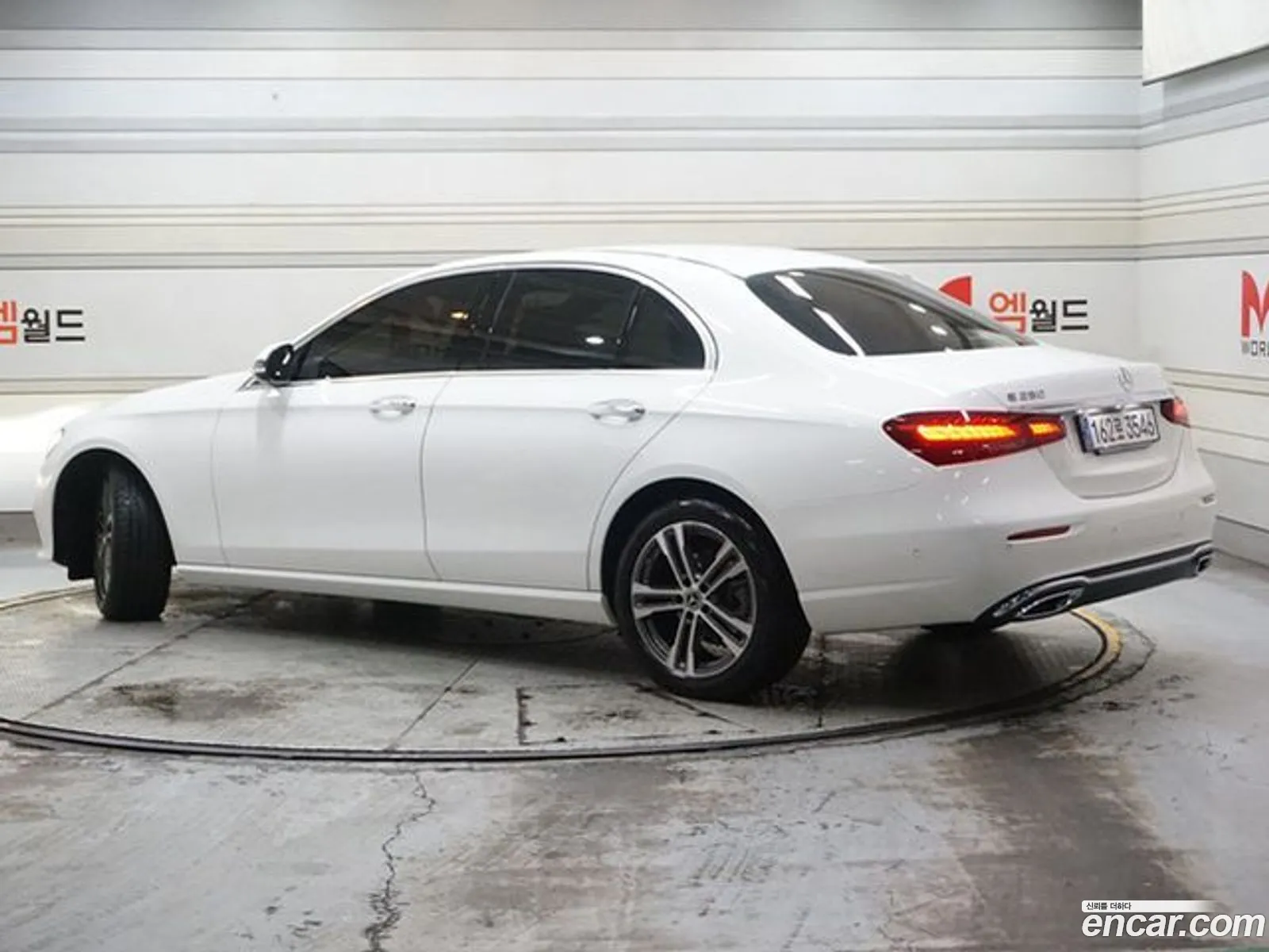 Mercedes-Benz E-Klasse E250 Avantgarde 2023 - фотография 17061436