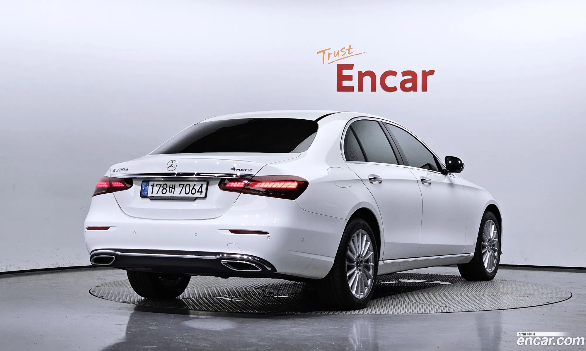 Benz E-Class W213 E220D 4Matic Exclusive - фотография 19089597