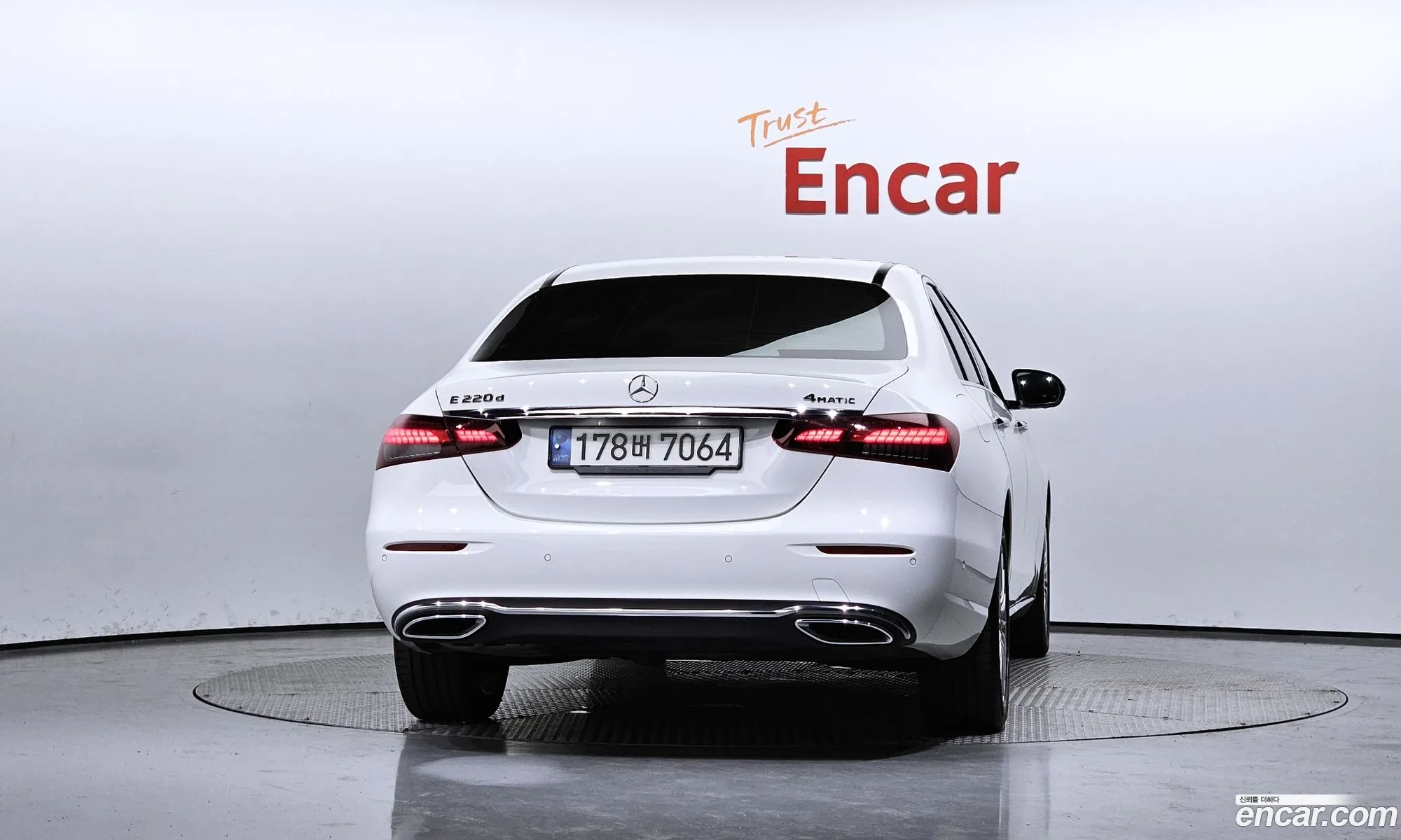 Benz E-Class W213 E220D 4Matic Exclusive - фотография 19089599