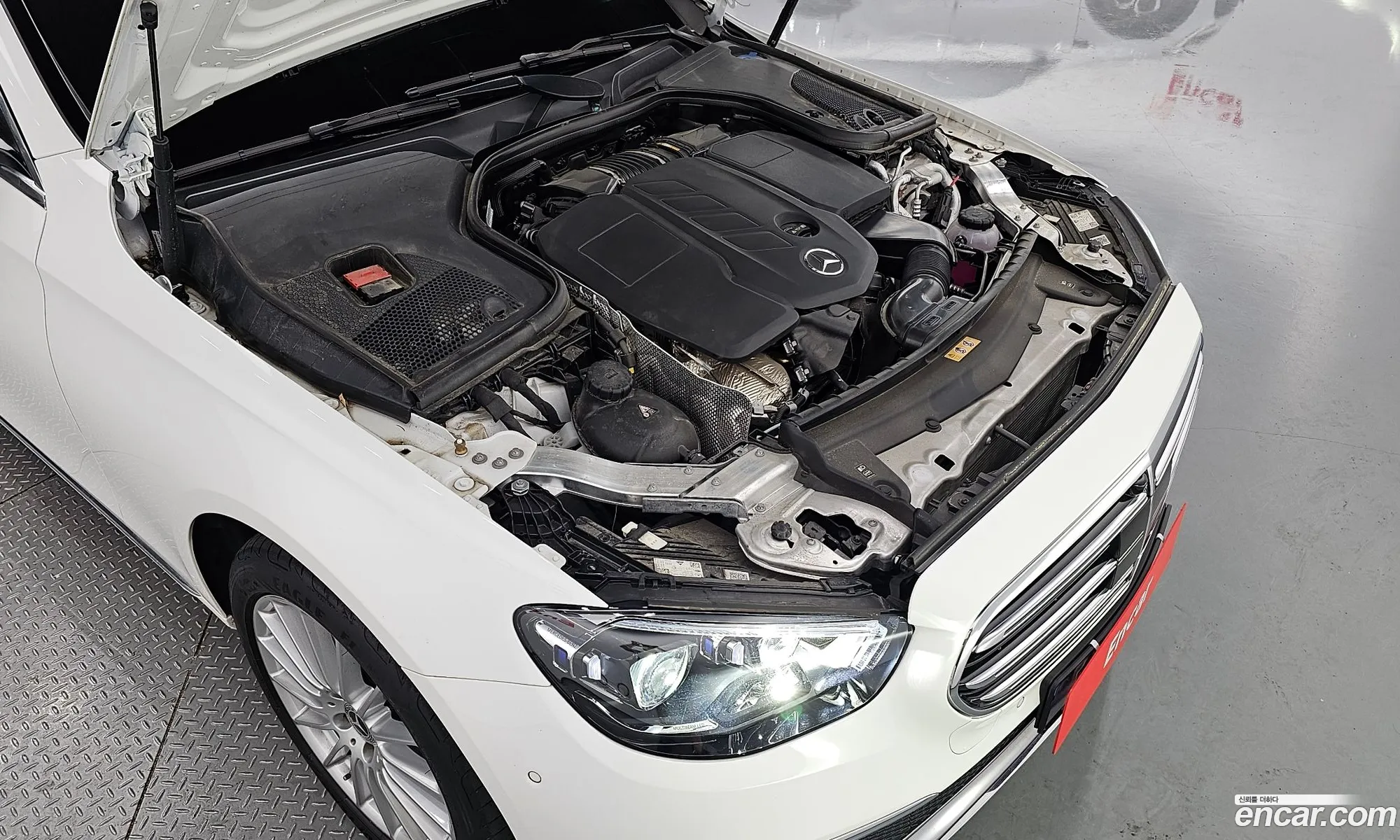 Benz E-Class W213 E220D 4Matic Exclusive - фотография 19089601