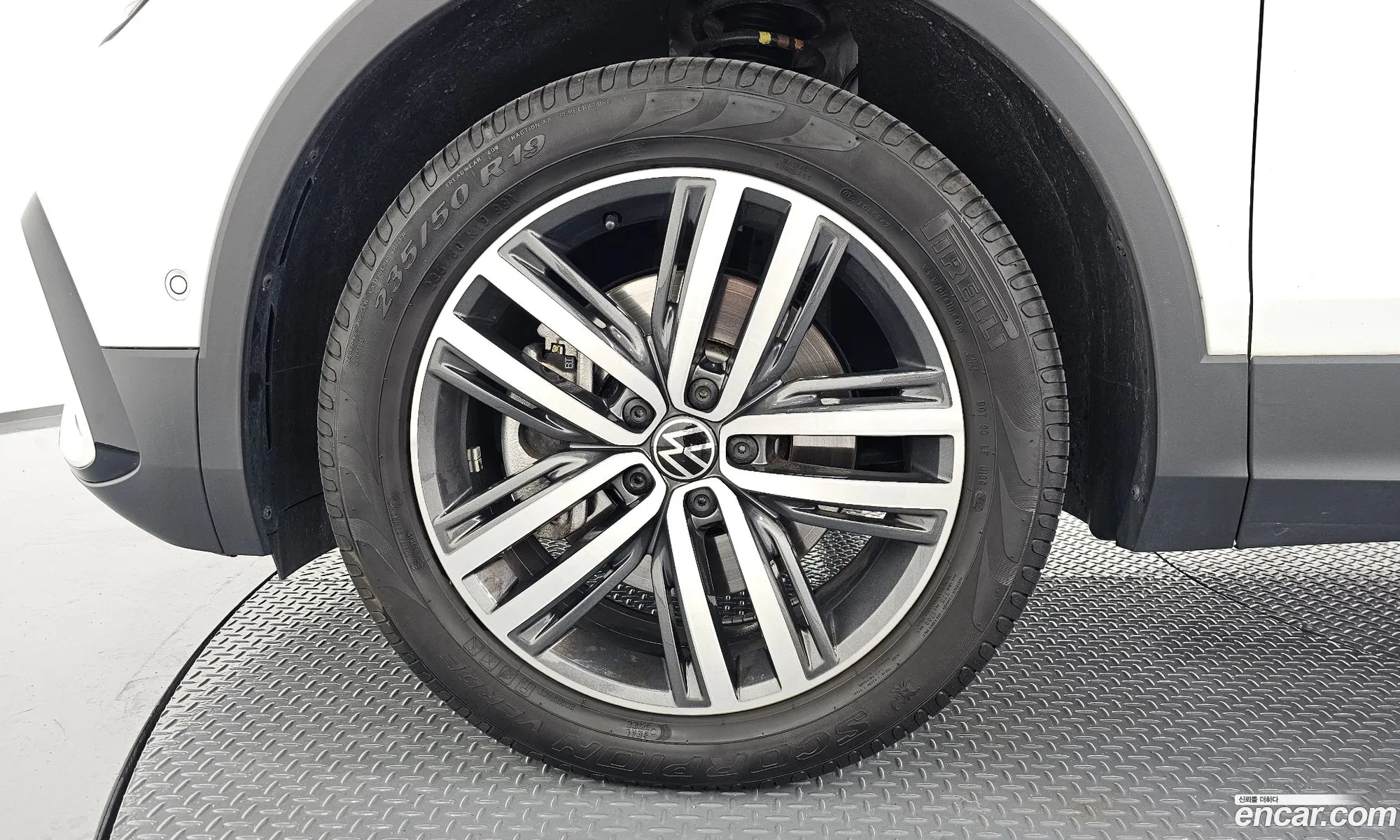 Volkswagen Tiguan Allspace 20 Tsi Prestige - фотография 7792037