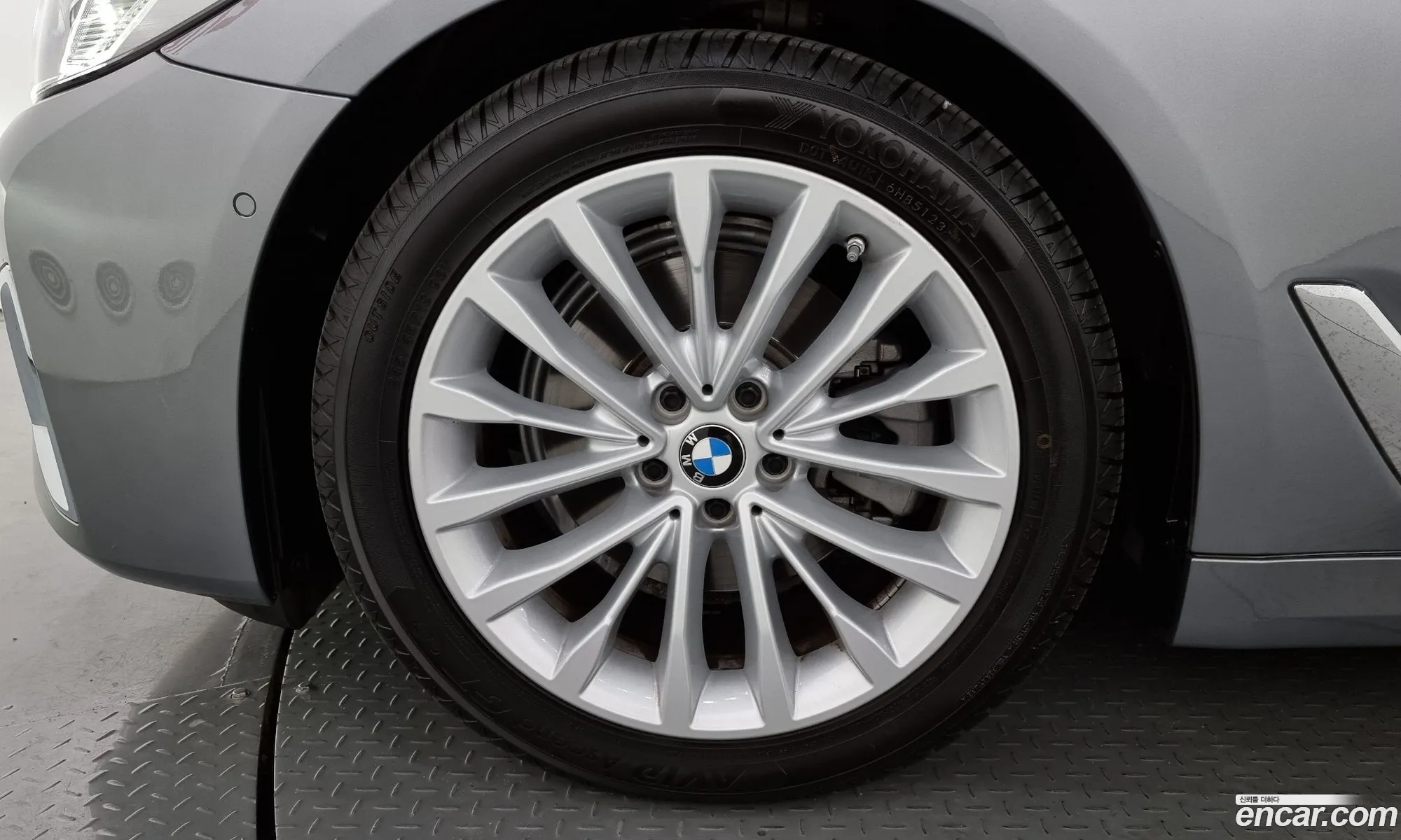 BMW 5 Series G30 520I Luxury - фотография 5534167