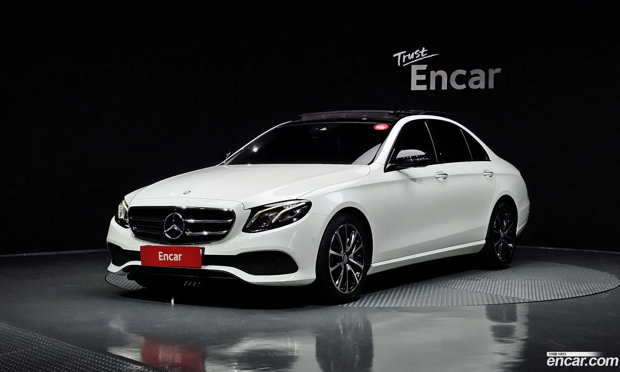 Mercedes E-Class W213 E300 Avantgarde - фотография 19074814