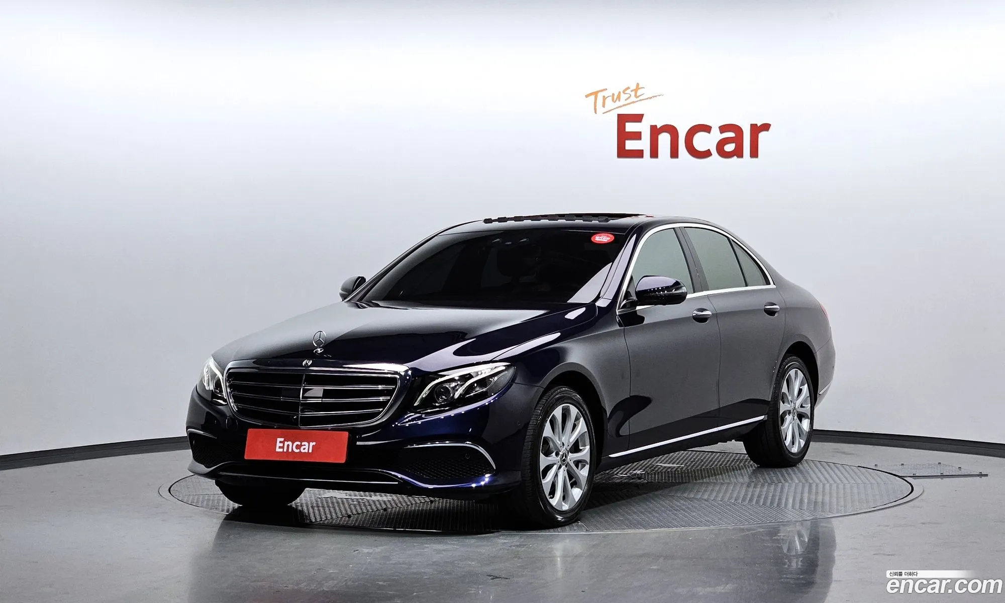 Mercedes E-Class W213 E300 4Matic Exclusive - фотография 19038570