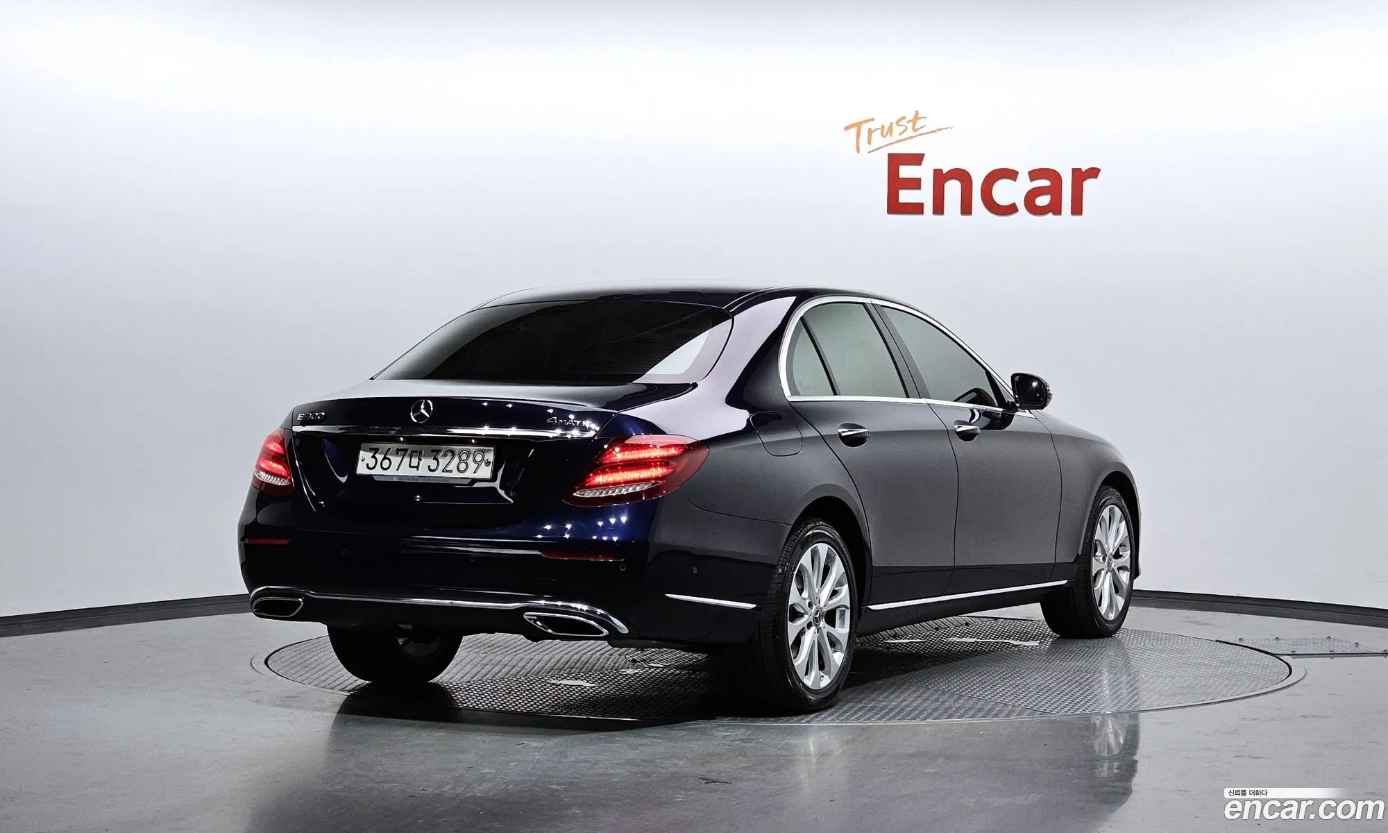 Mercedes E-Class W213 E300 4Matic Exclusive - фотография 19038571