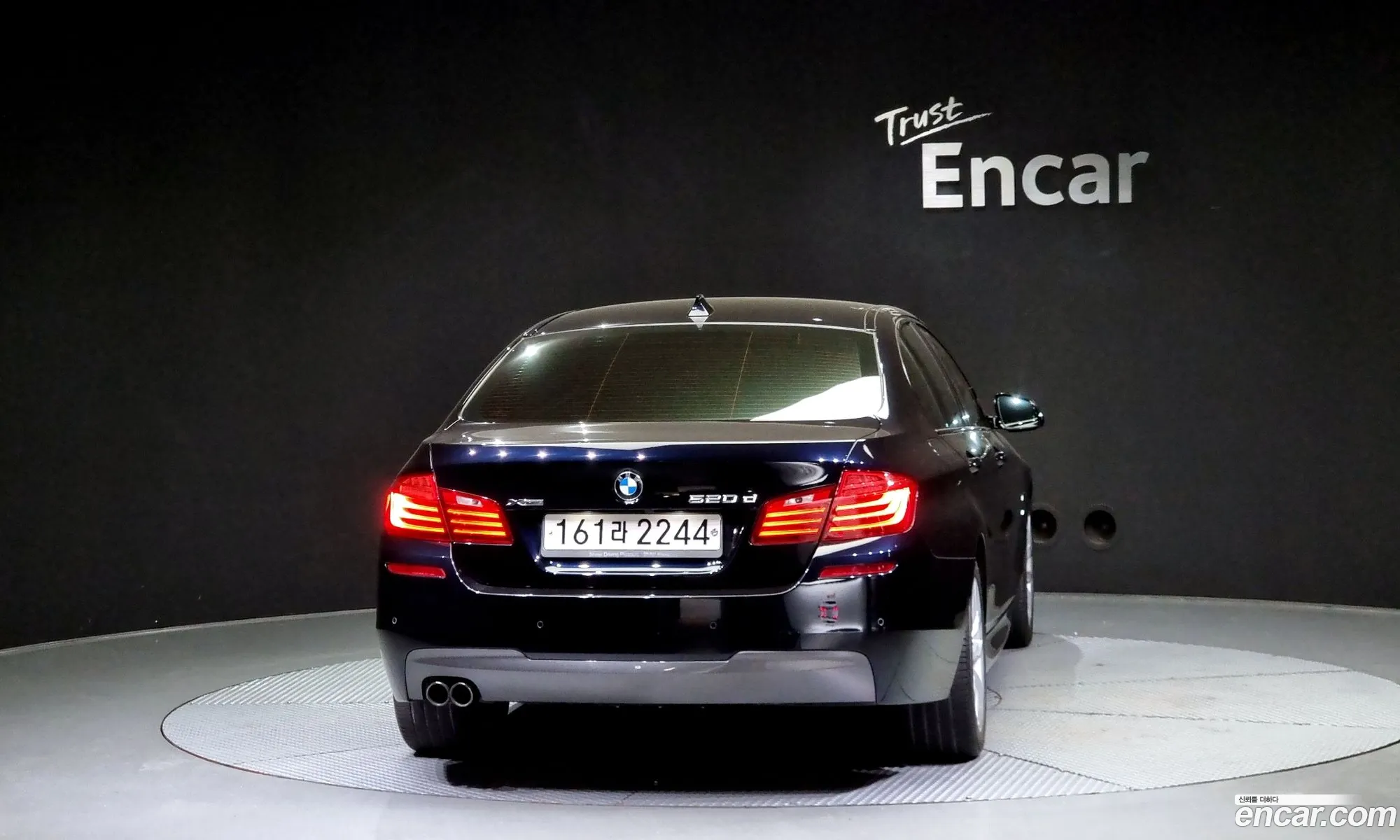 BMW 5 Series F10 520D xDrive M Aerodynamics - фотография 6126954