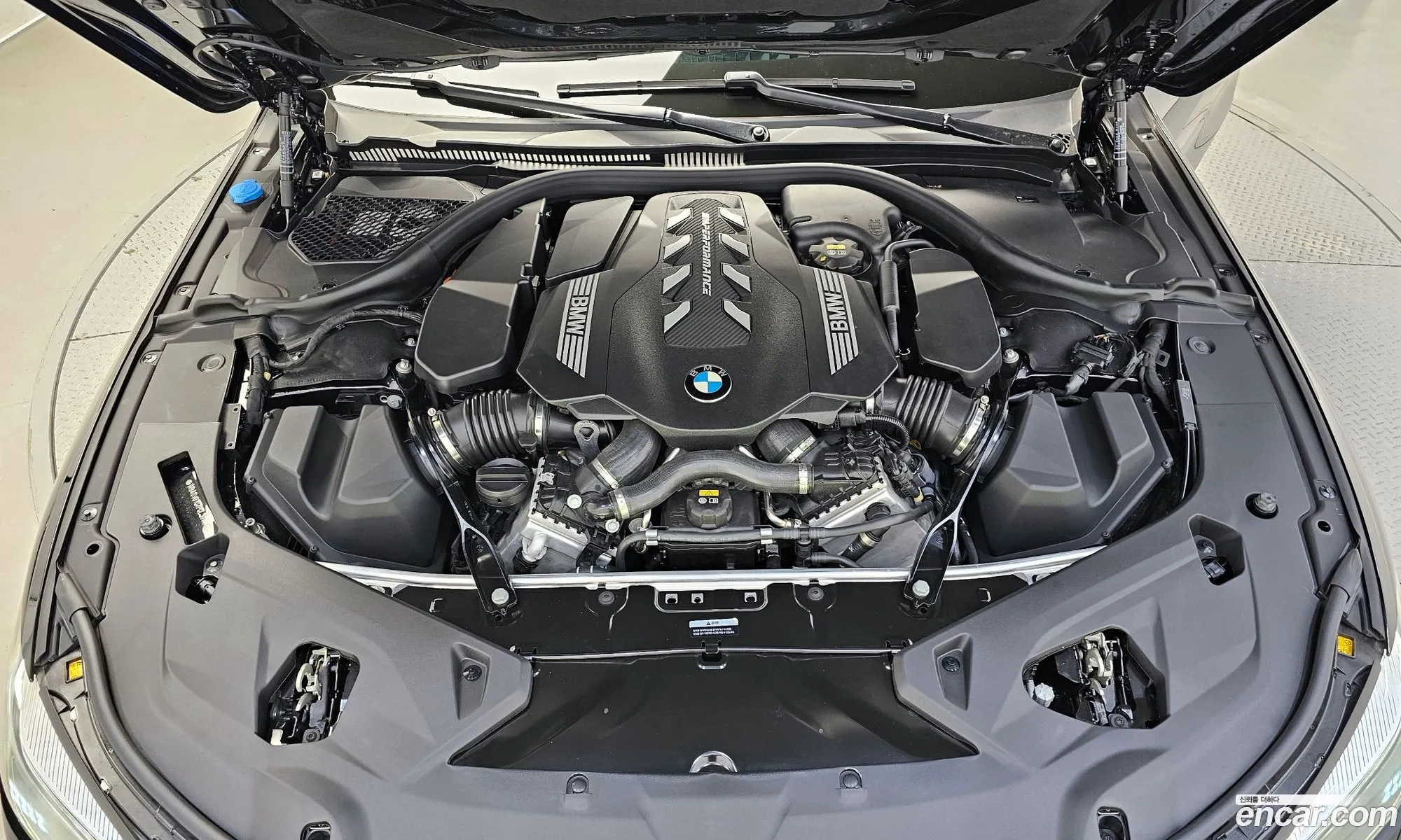 BMW 8 Series G15 M850I ​​xDrive Gran Coupe - фотография 7739192