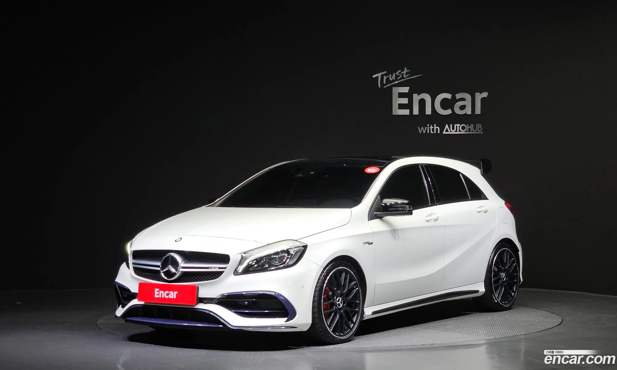 Benz A-Class W176 A45 Amg 4Matic - фотография 19043438