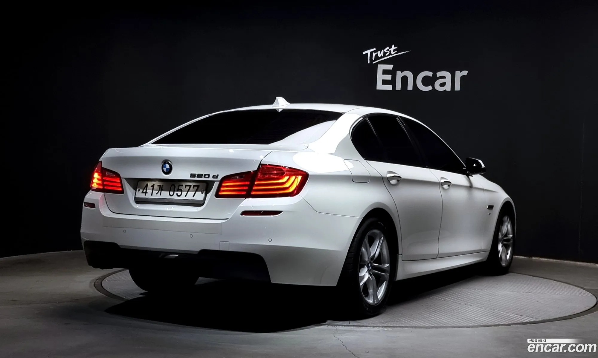 BMW 5 Series F10 520D M Aerodynamics - фотография 17293251