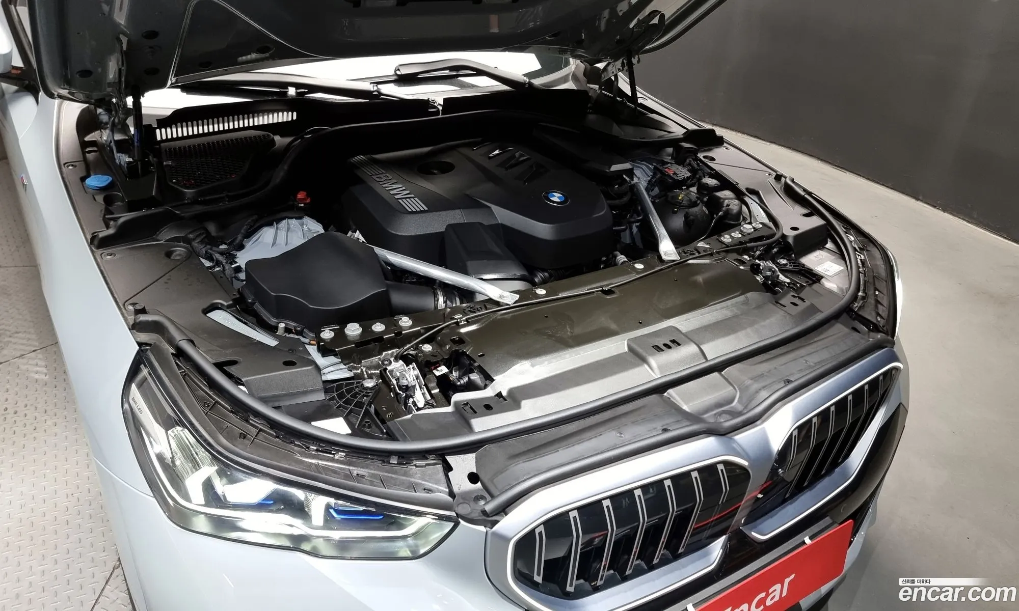 BMW 5 Series G60 530I xDrive M Sports - фотография 7373931