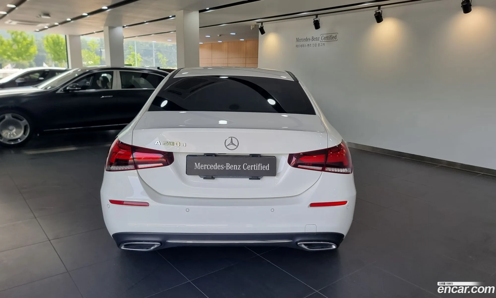Mercedes A-Class W177 A200D Sedan - фотография 19099742