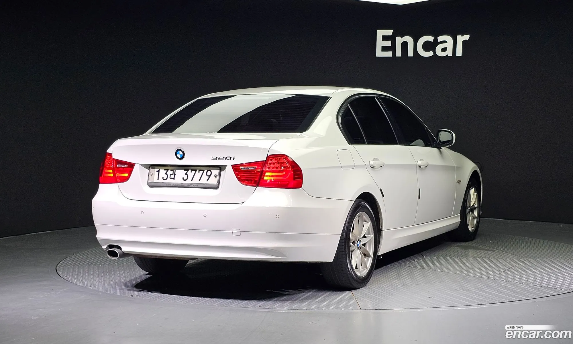 BMW 3 Series E90 320I Sedan - фотография 18043187