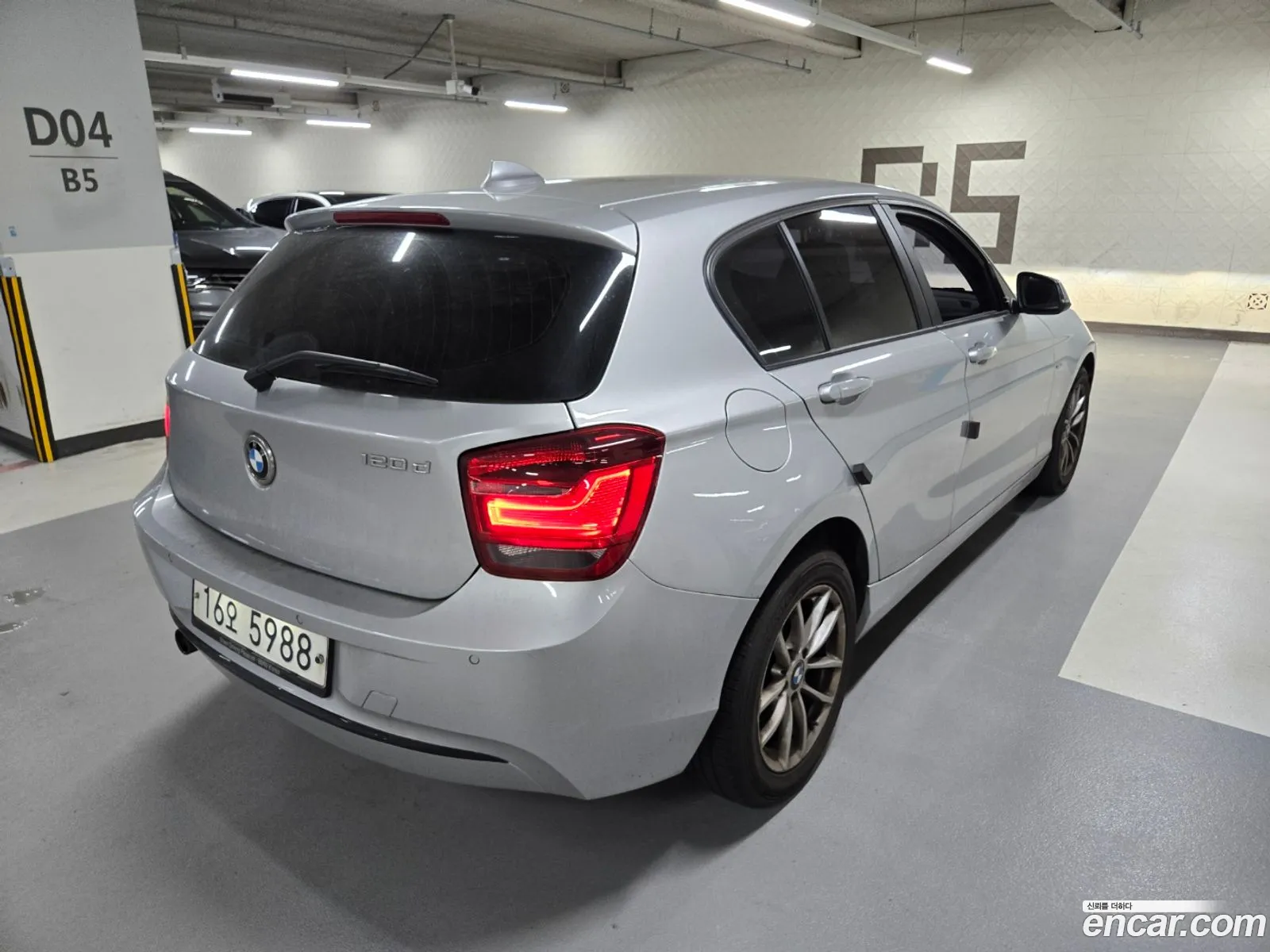 BMW 1 Series F20 120D Sports 5-Door - фотография 17916523