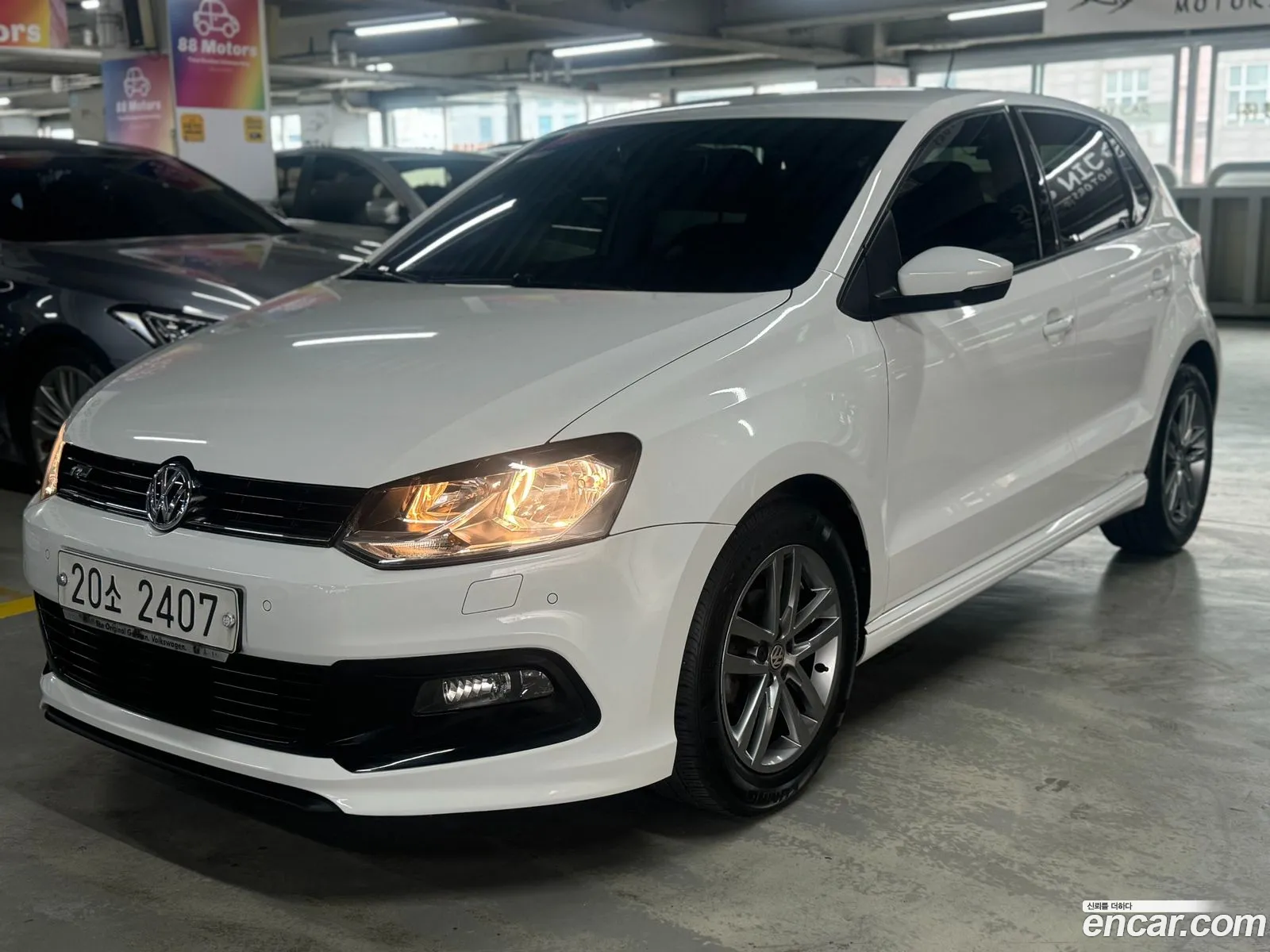 Volkswagen Polo 14 Tdi R-Line 5Th Generation - фотография 7907382