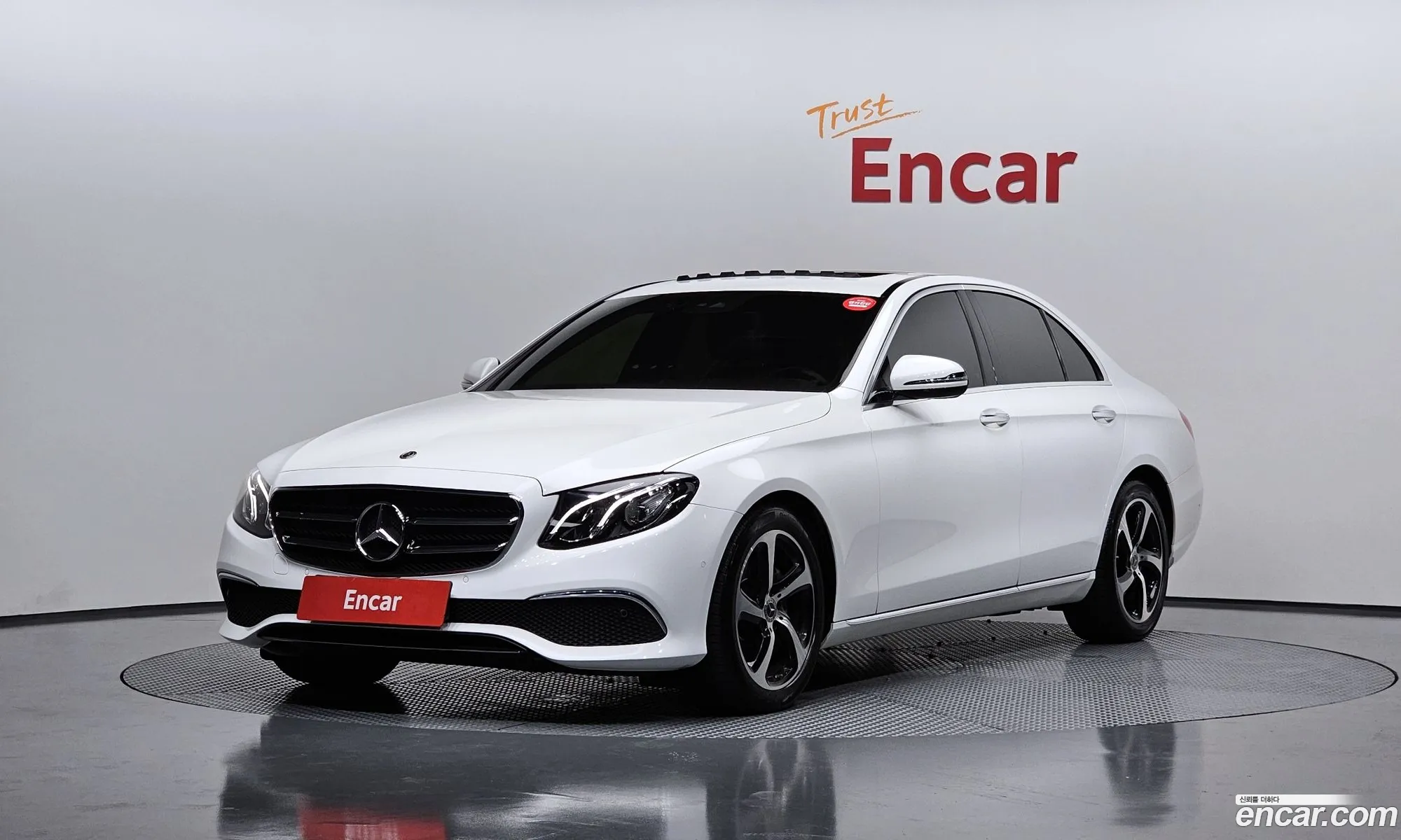 Mercedes E-Class W213 E250 Avantgarde - фотография 19089406