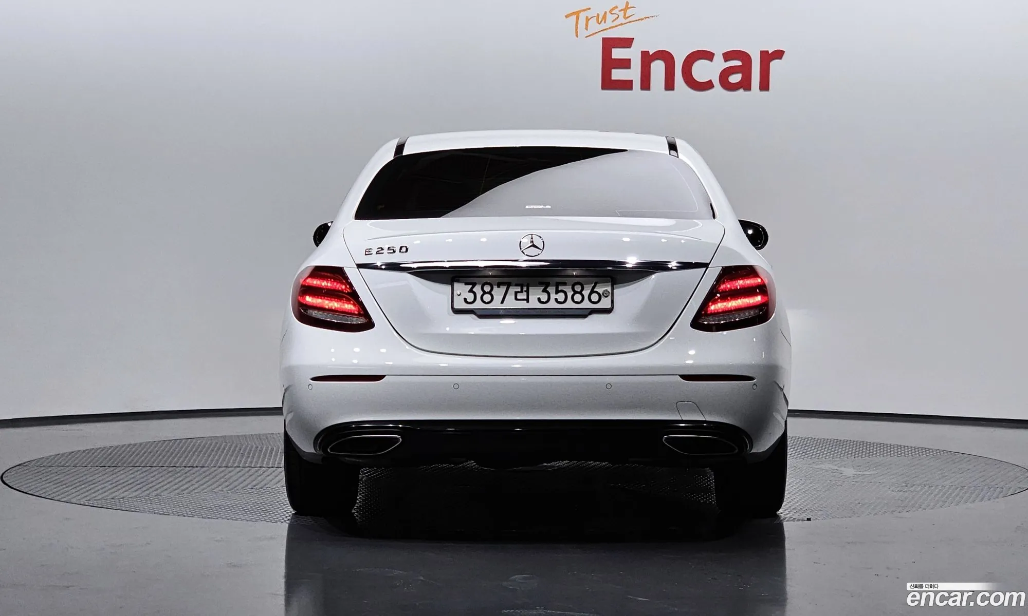 Mercedes E-Class W213 E250 Avantgarde - фотография 19089409