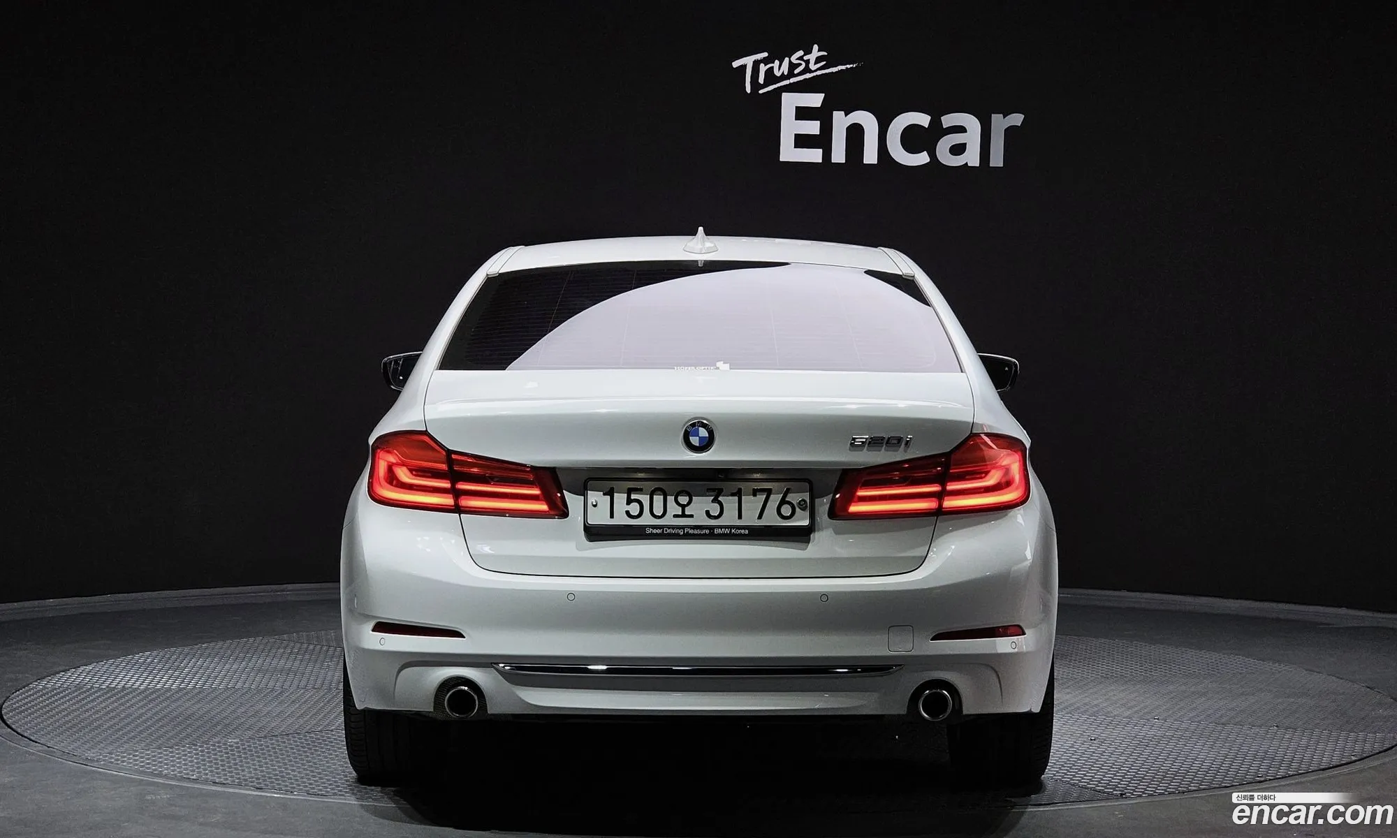 BMW 5 Series G30 520I Luxury - фотография 17862687