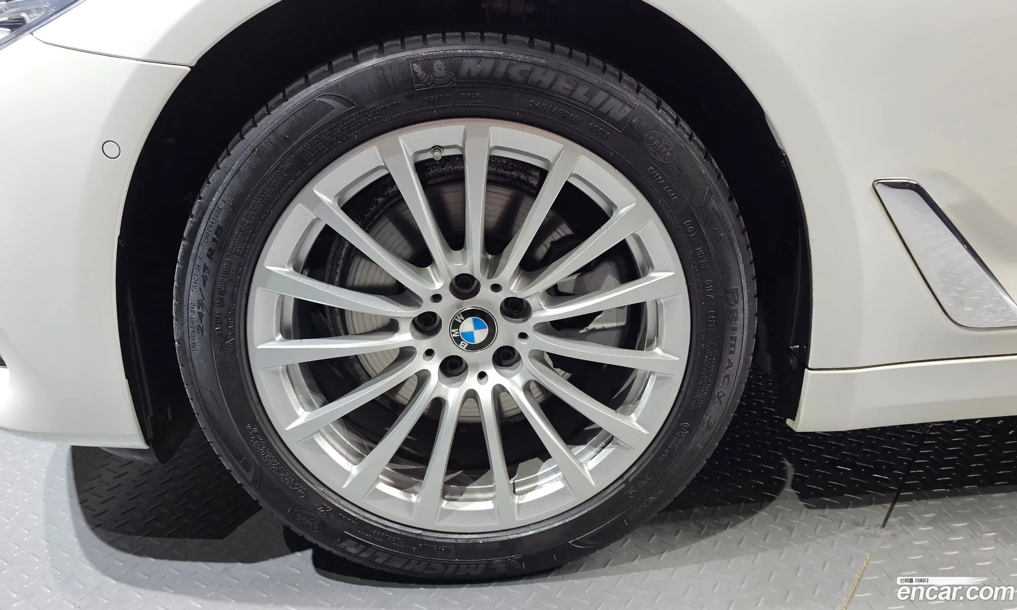 BMW 5 Series G30 520I Luxury - фотография 17862688