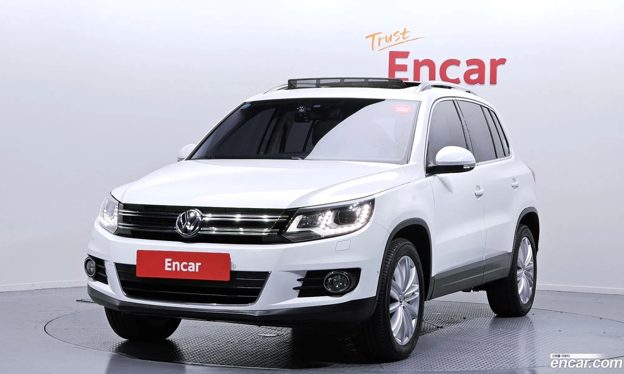 Volkswagen New Tiguan 20 Tdi Premium 5N - фотография 7637396