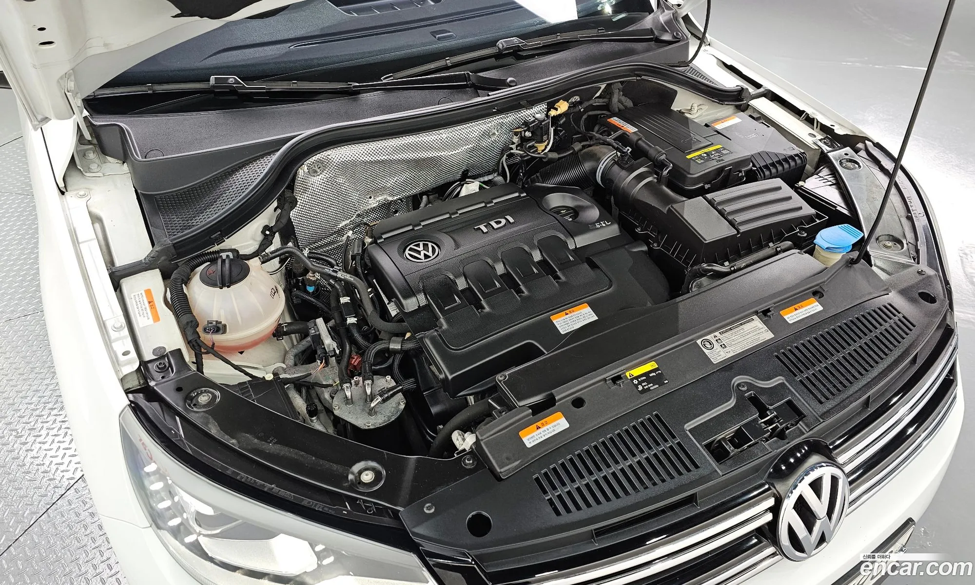 Volkswagen New Tiguan 20 Tdi Premium 5N - фотография 7637401